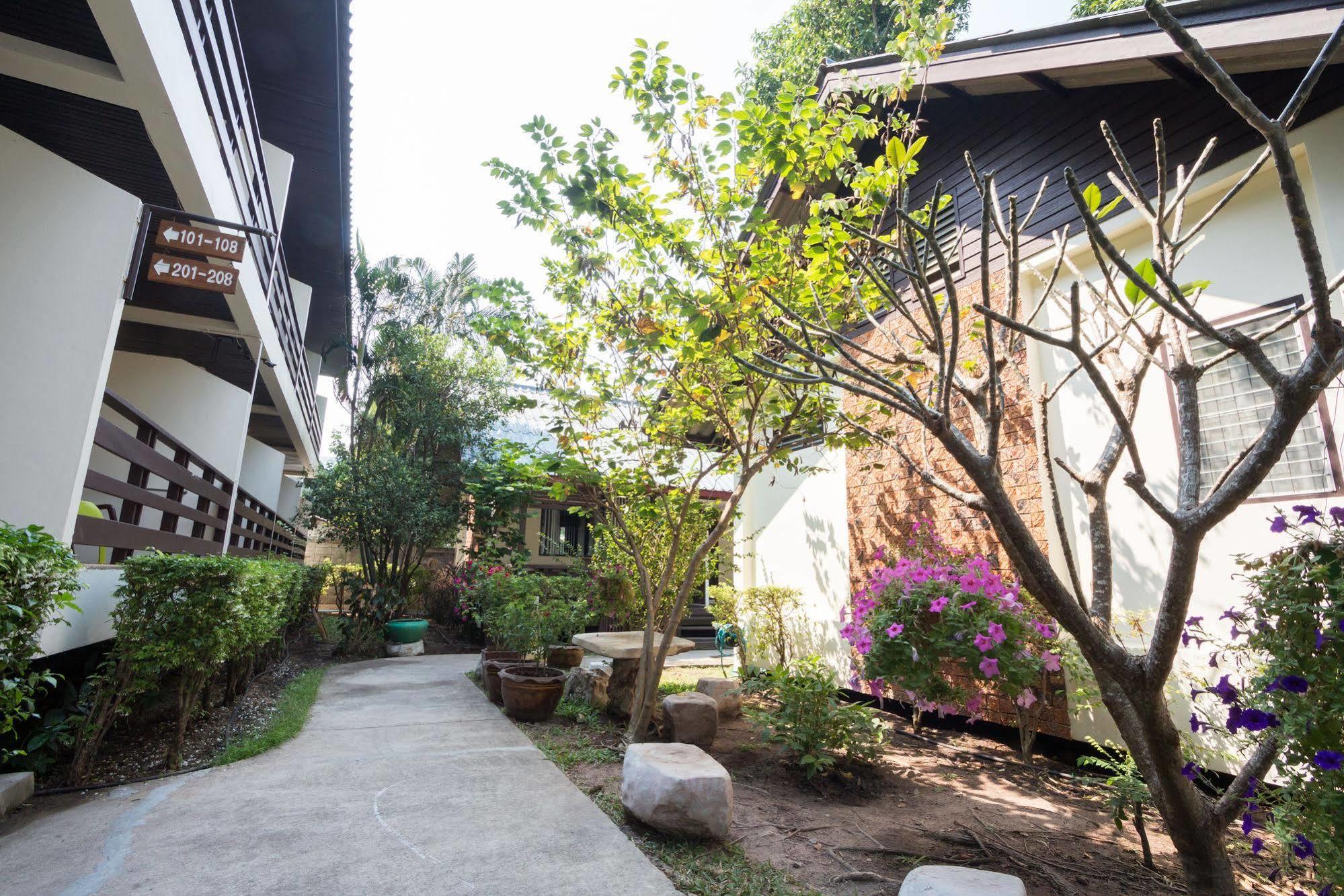 The Garden 3*