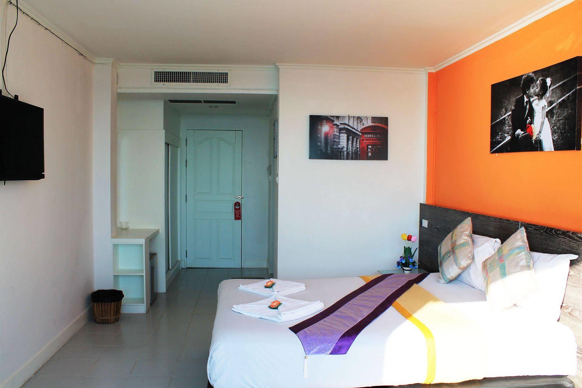 Thai Orange Sea Sun Jomtien Beach