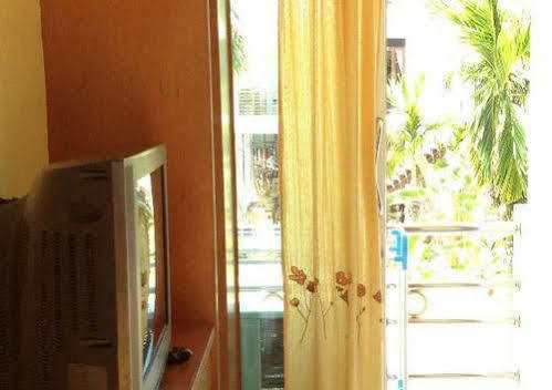 Amonrada House Hostel