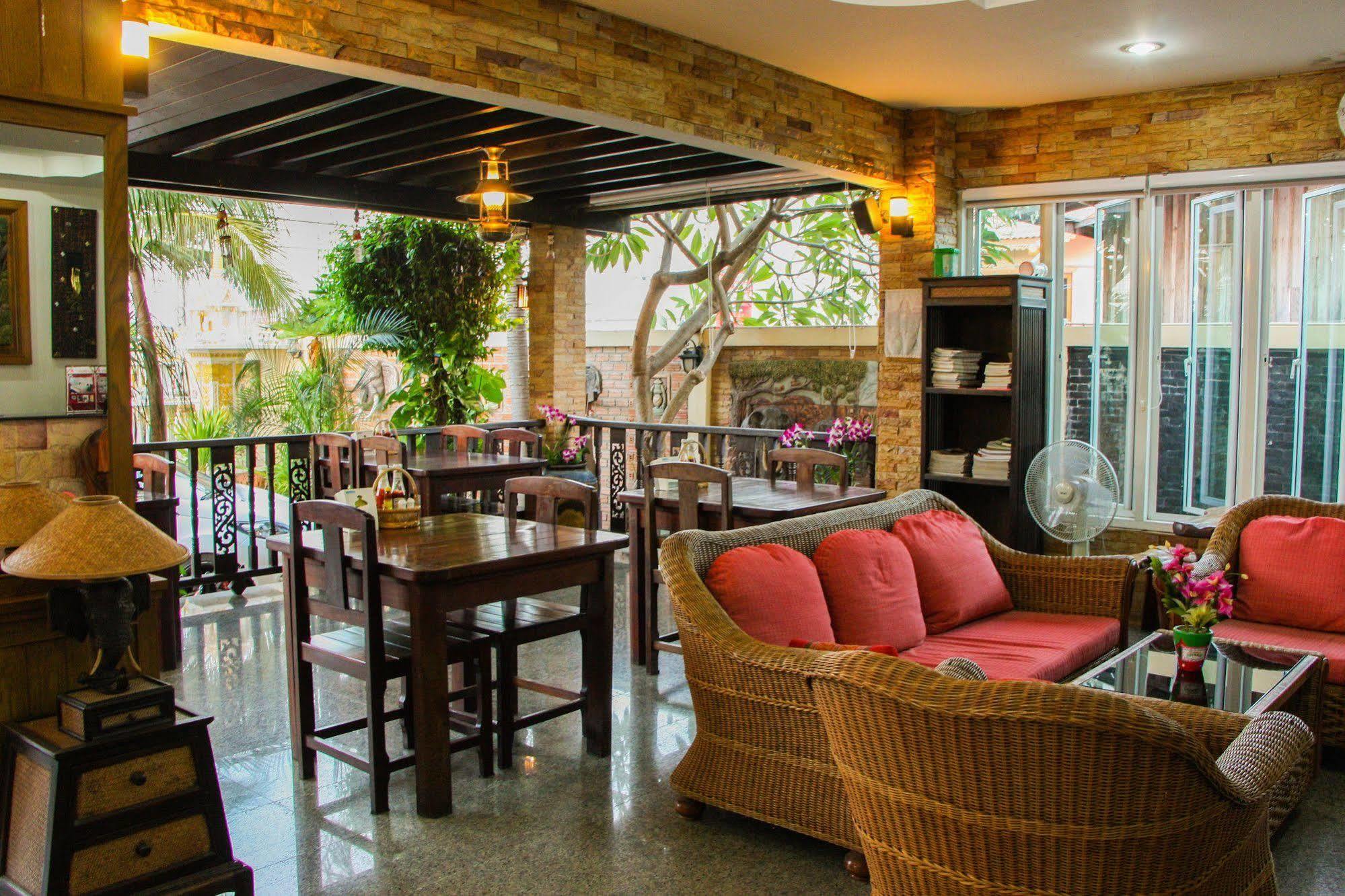 Hotel Iyara 3*