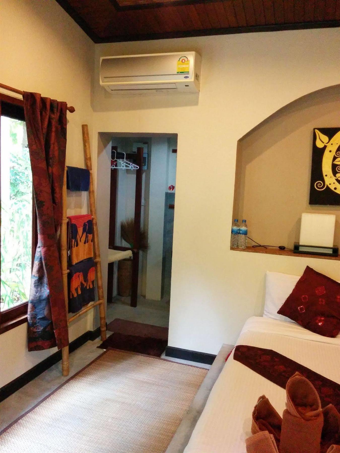 Dolphin Hotel Ko Pha Ngan