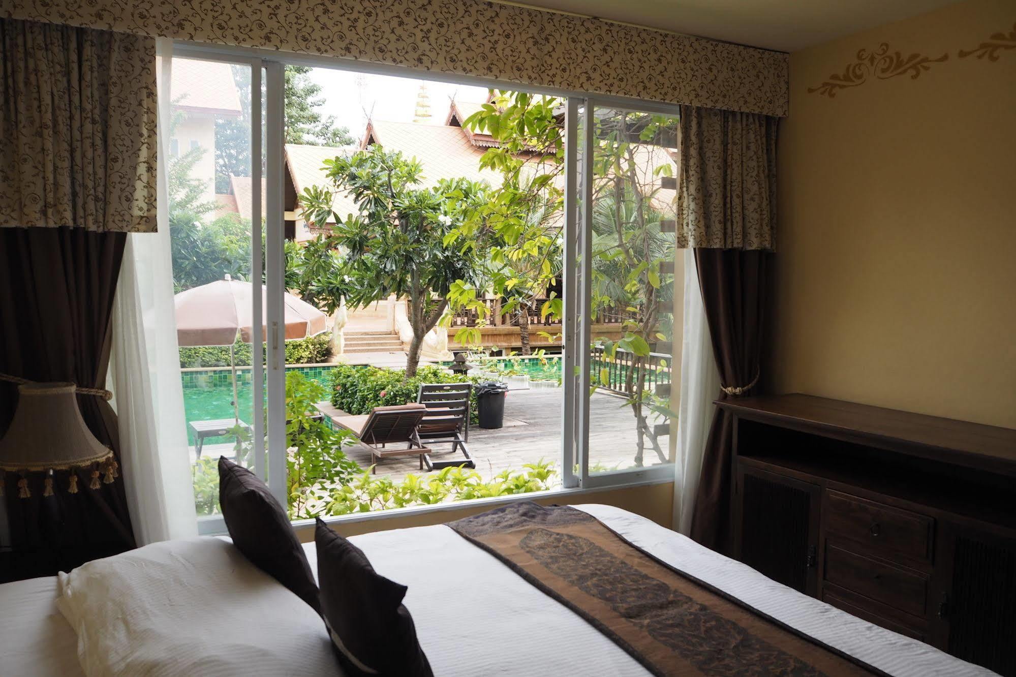 Hotel Thongbura