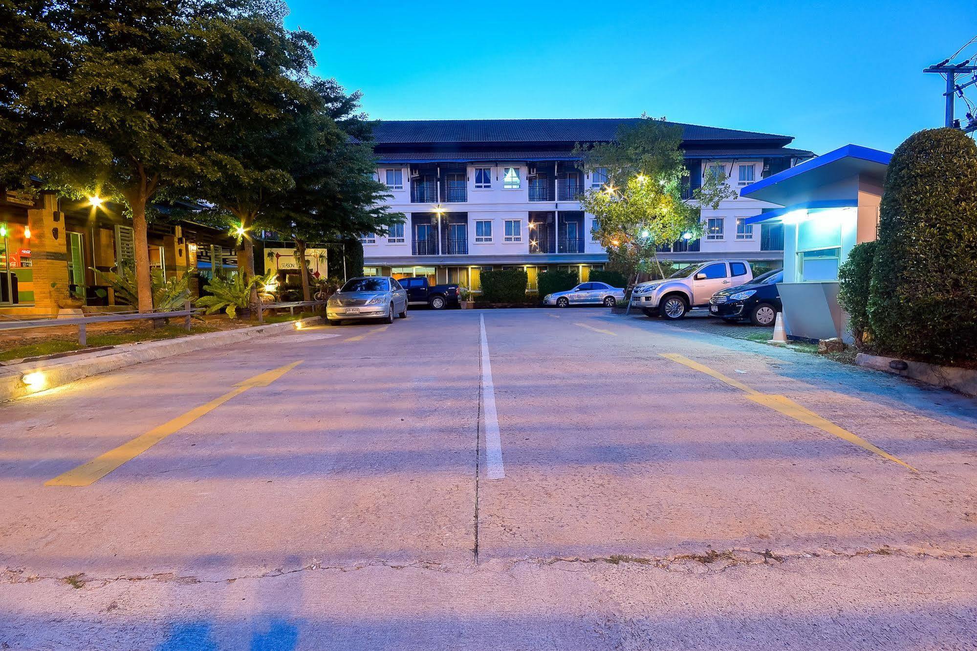 Season Palace Huahin 3* Cha-Am