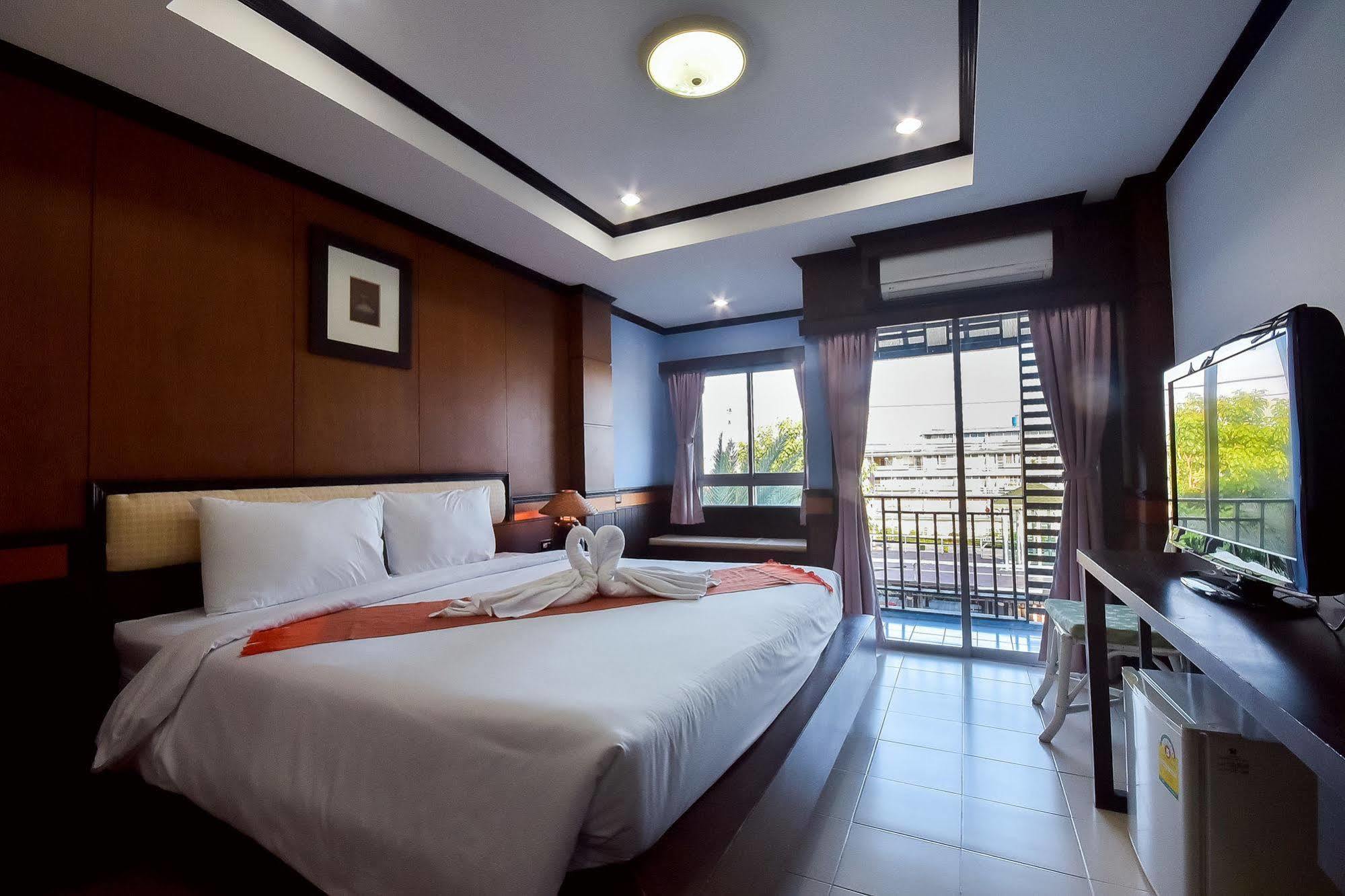 Season Palace Huahin Hotel 3*