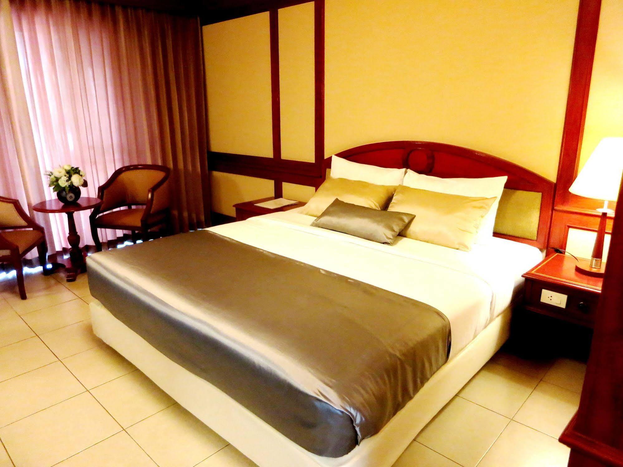 Rim Tara Boutique 3*