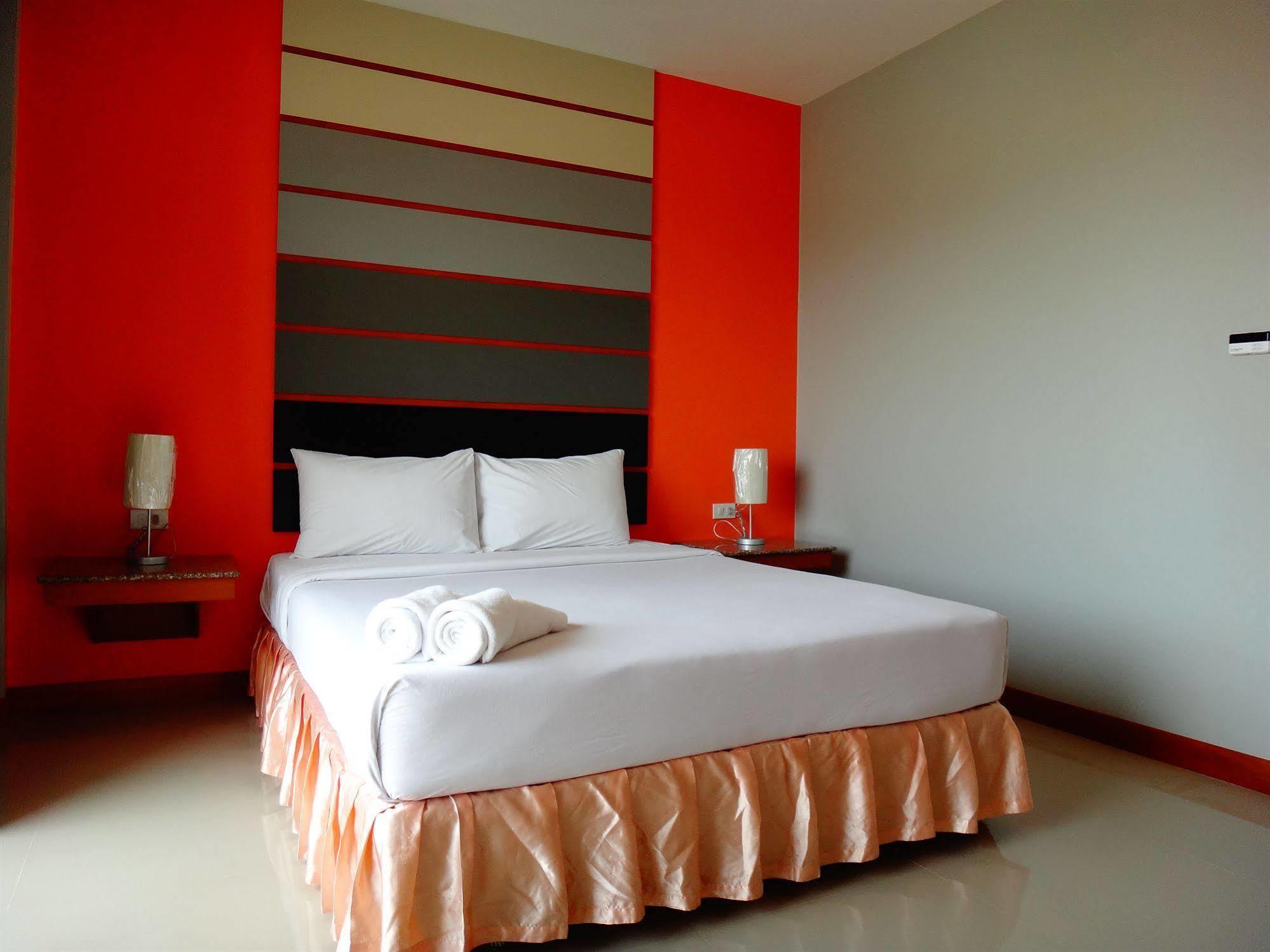 Phangan Pearl Hostel Haad Rin
