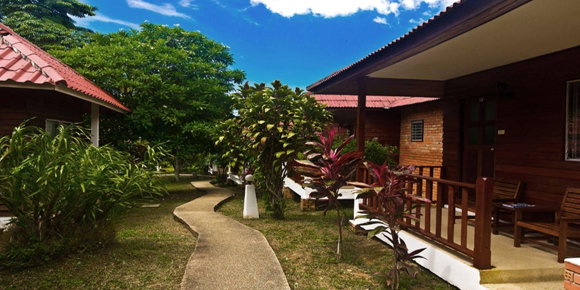 Krathom Khaolak 3*