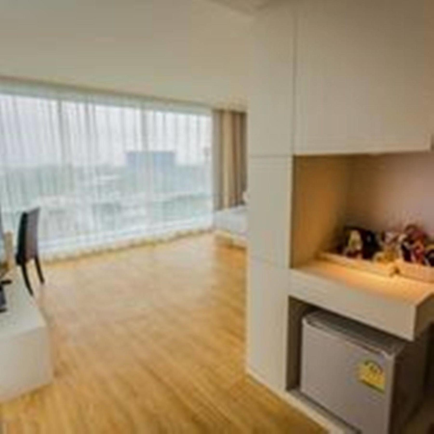 Crystal Yai Hotel 4*