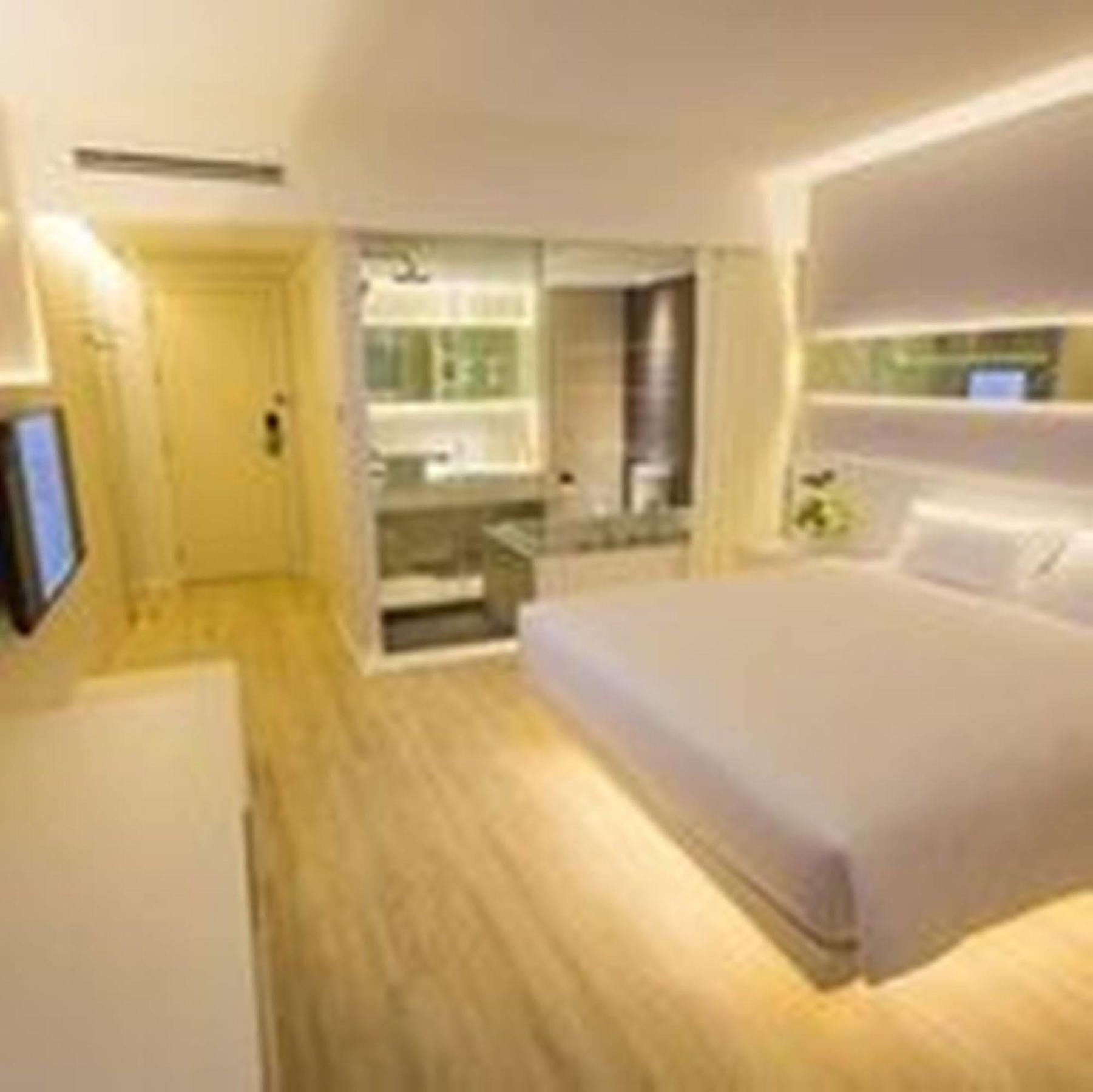 Hotel Crystal Yai 4*