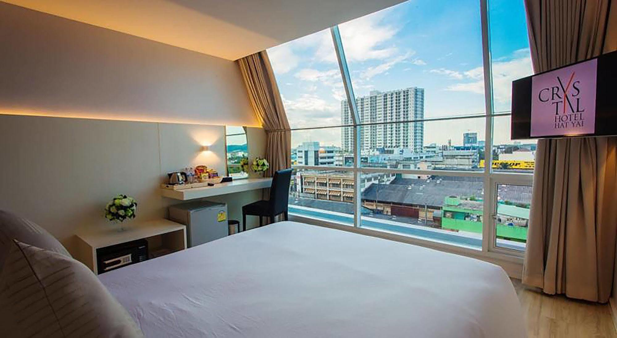 Hotel Crystal Yai