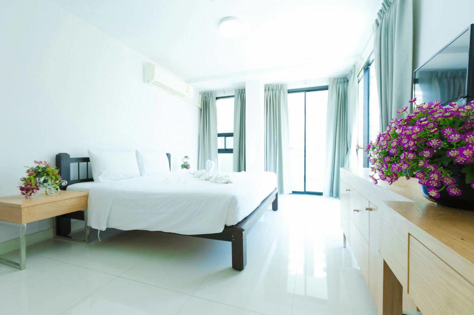 Hotel Neo
