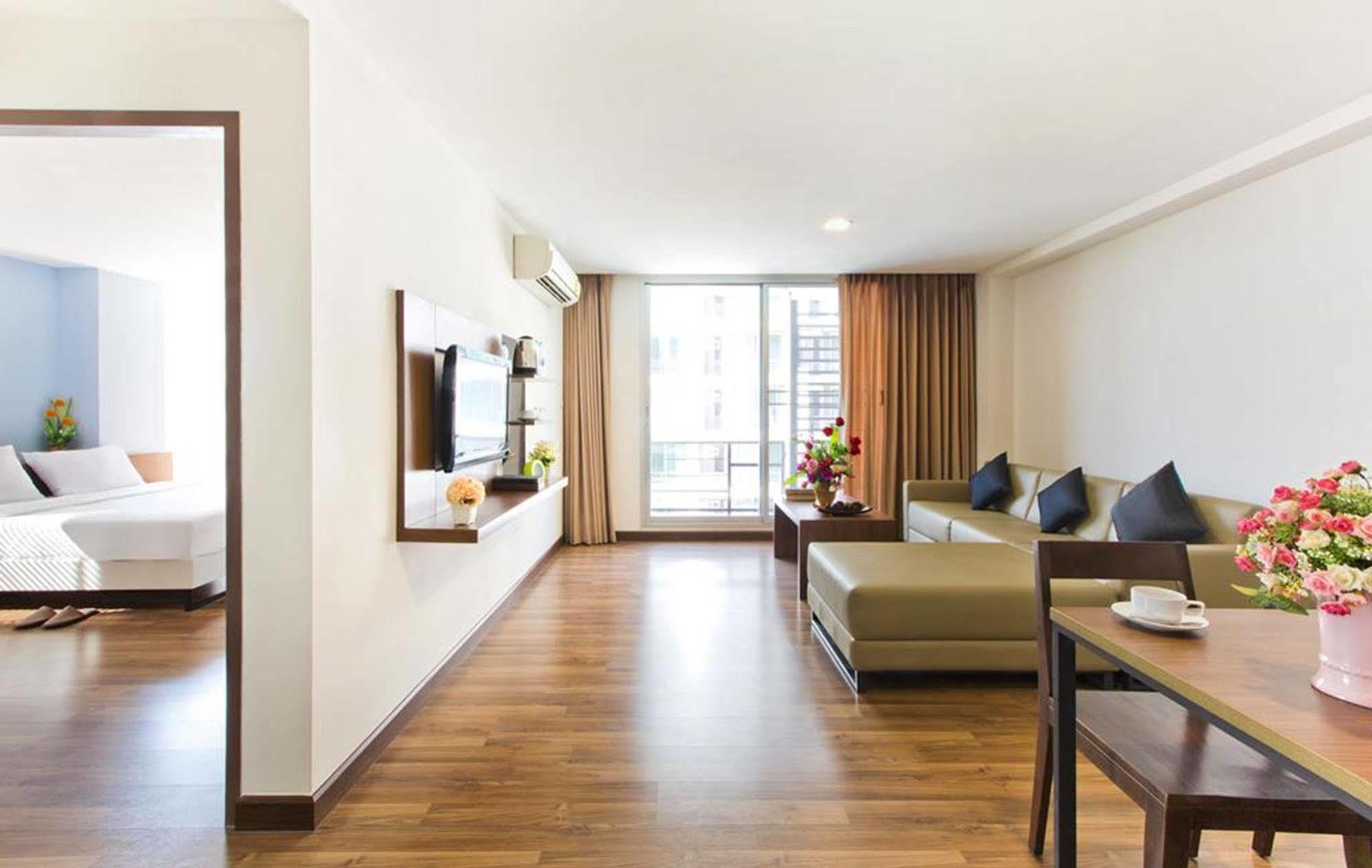 Ny And Hotel