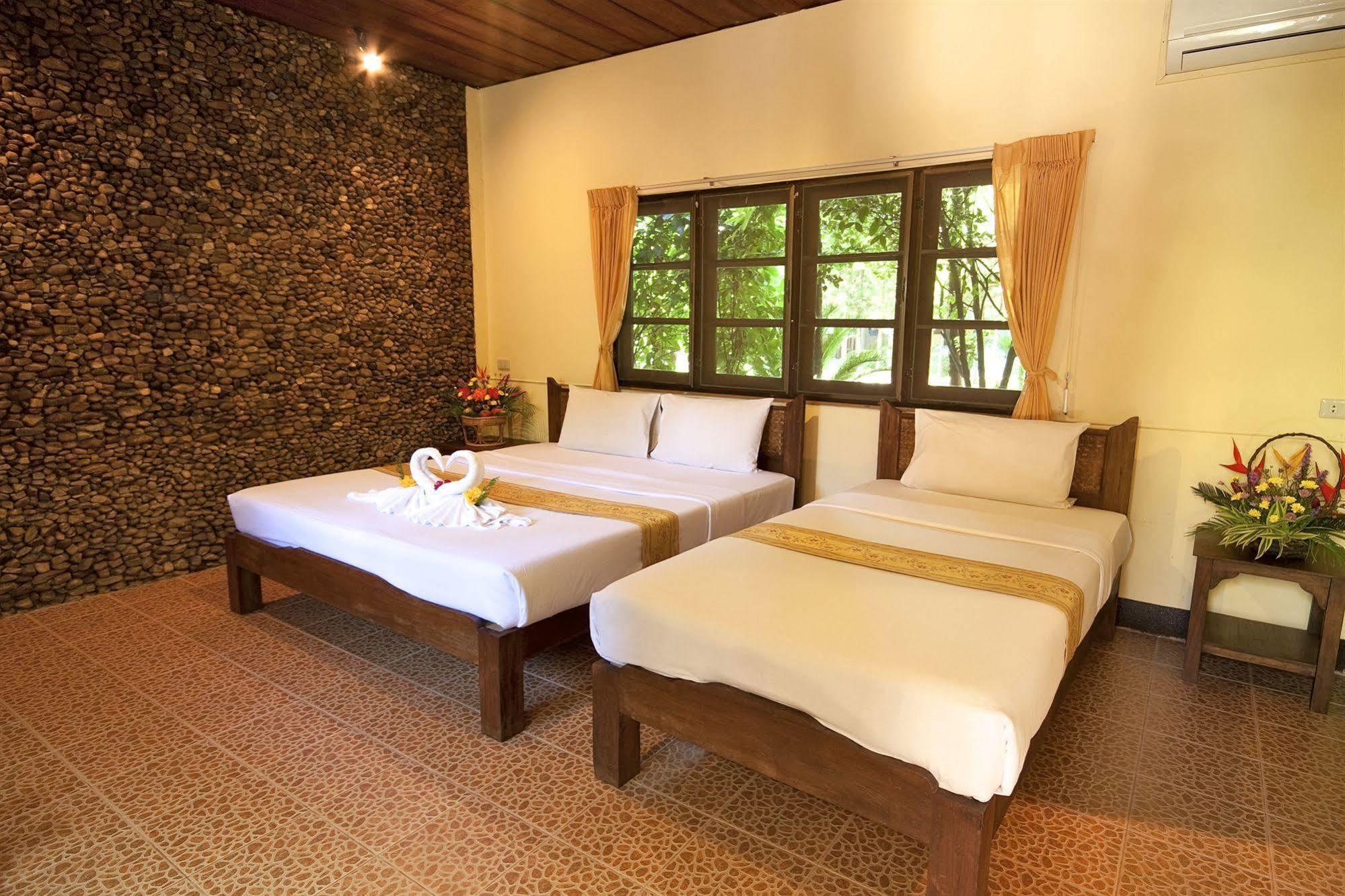 Hotsprings Resort 3*