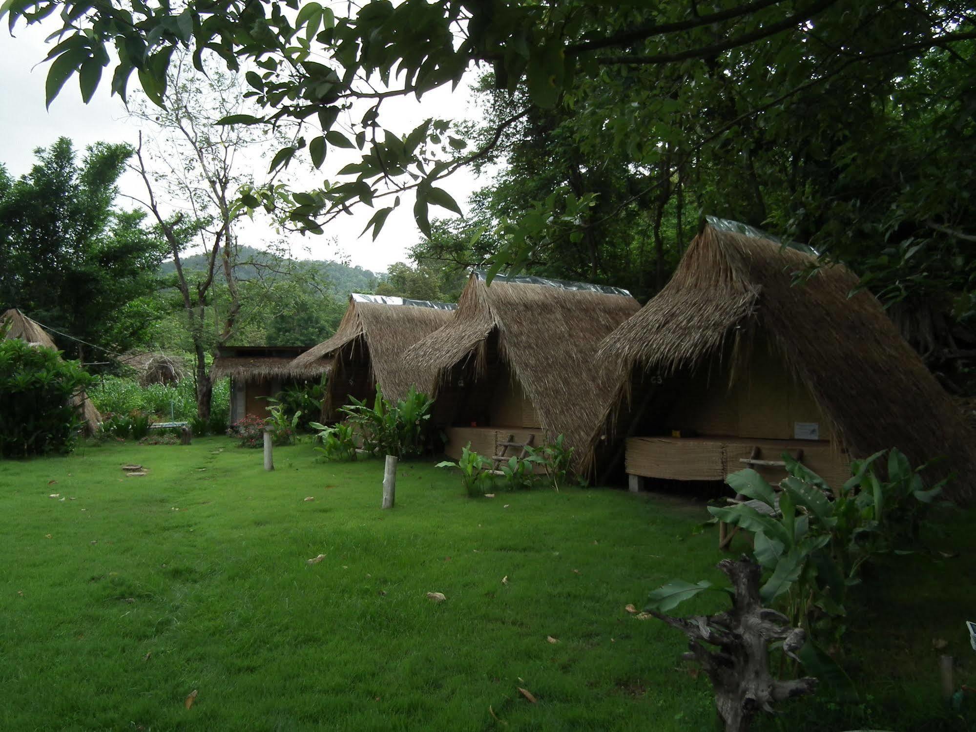 Resort Bamboo Hut *
