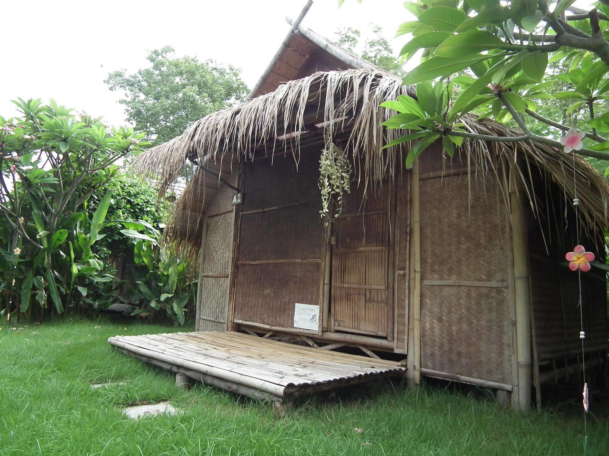 Bamboo Hut Pai