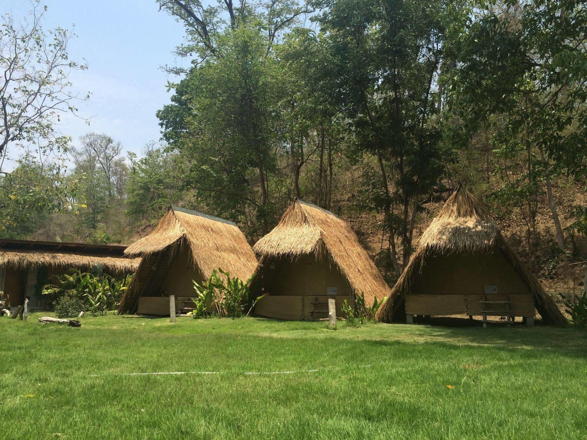 Bamboo Hut Pai