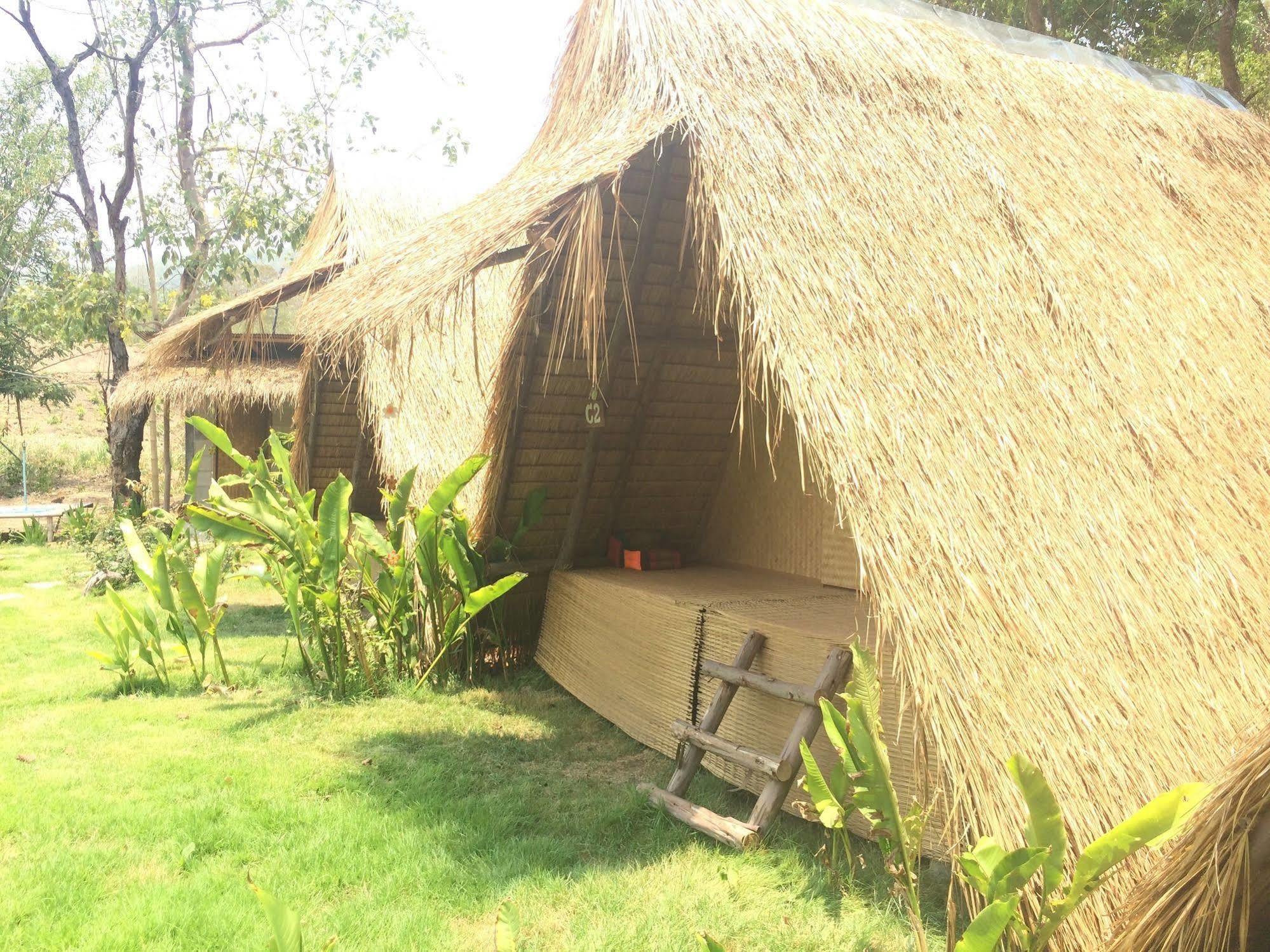 Resort Bamboo Hut *
