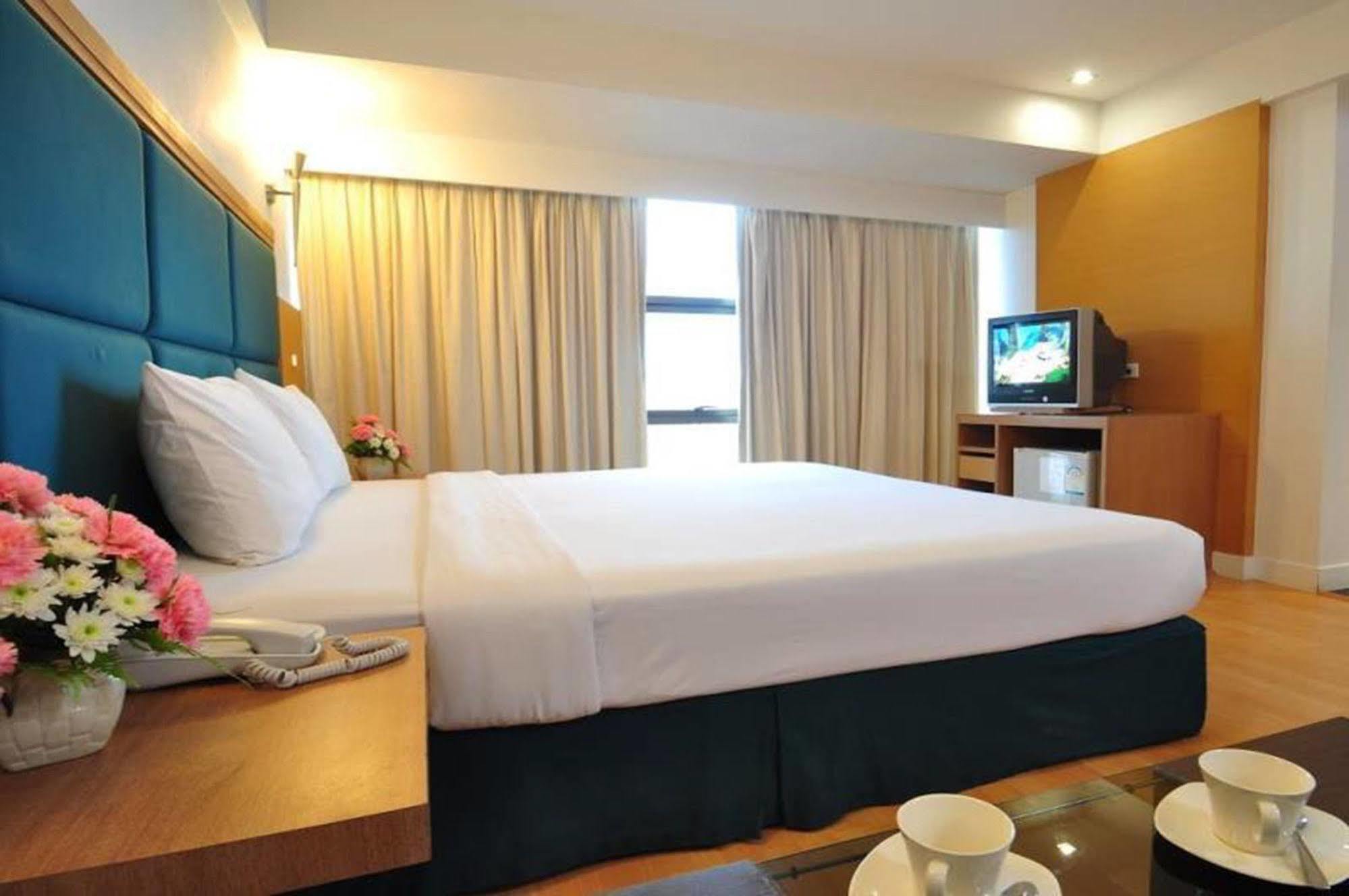 Mayflower Grande Hotel 3*