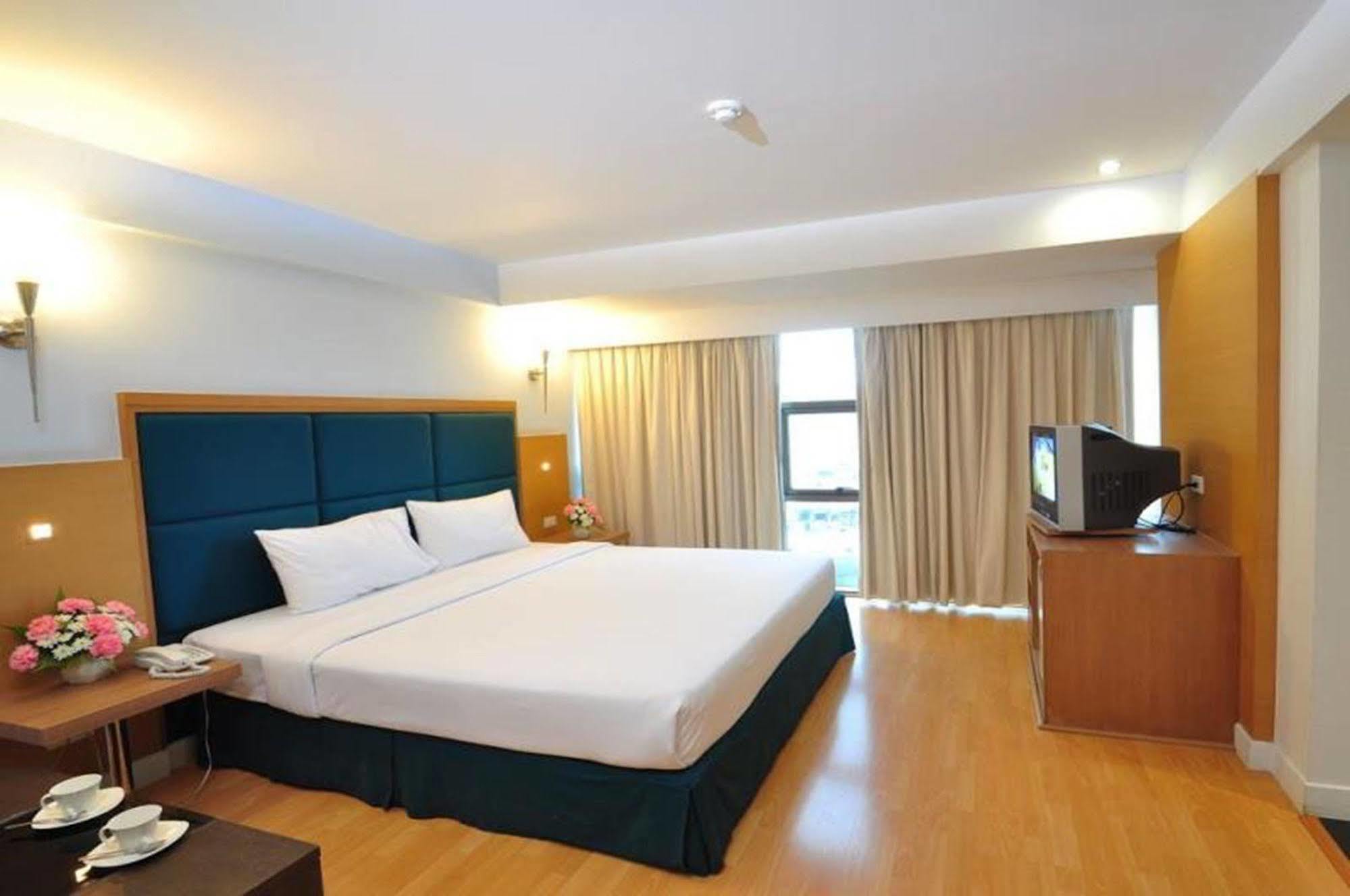 Hotel Mayflower Grande 3*