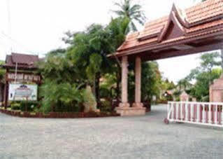 Resort Grand Cabana & 3*