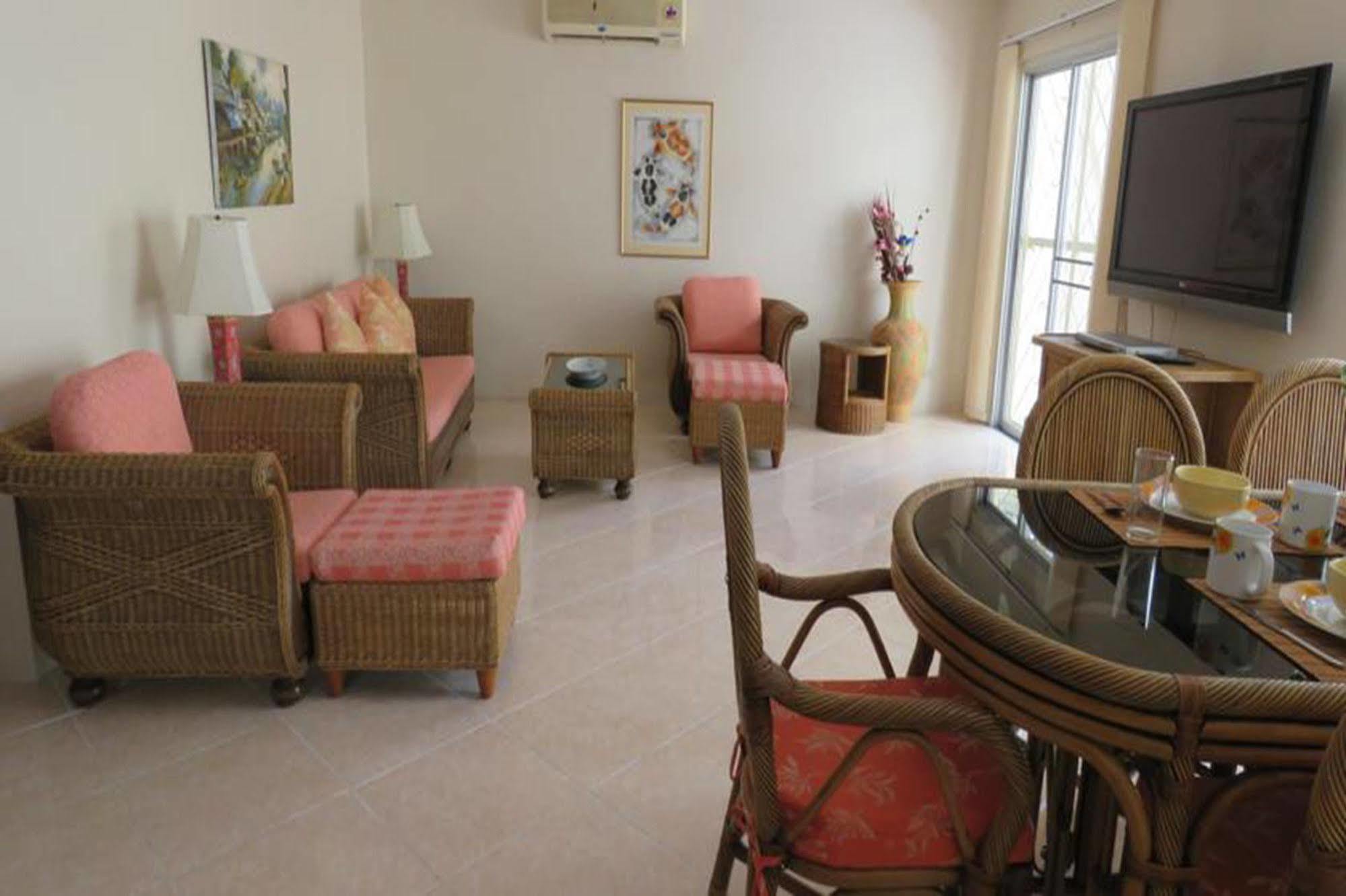 Butterfly Garden Boutique Residences: Luxury & With Full Amenities Pattaya