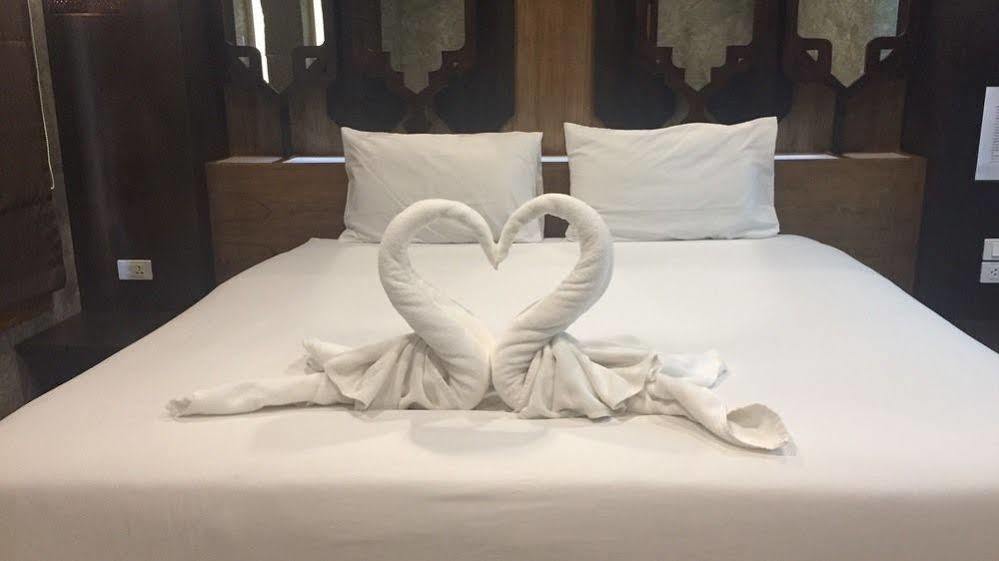 Jj & Hotel
