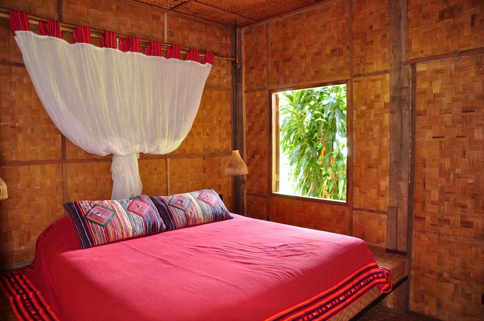 Lisu Guest house