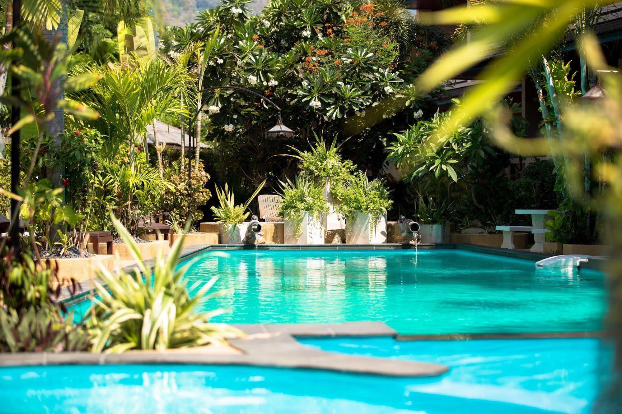 Aumpai Luxury Resort 3*