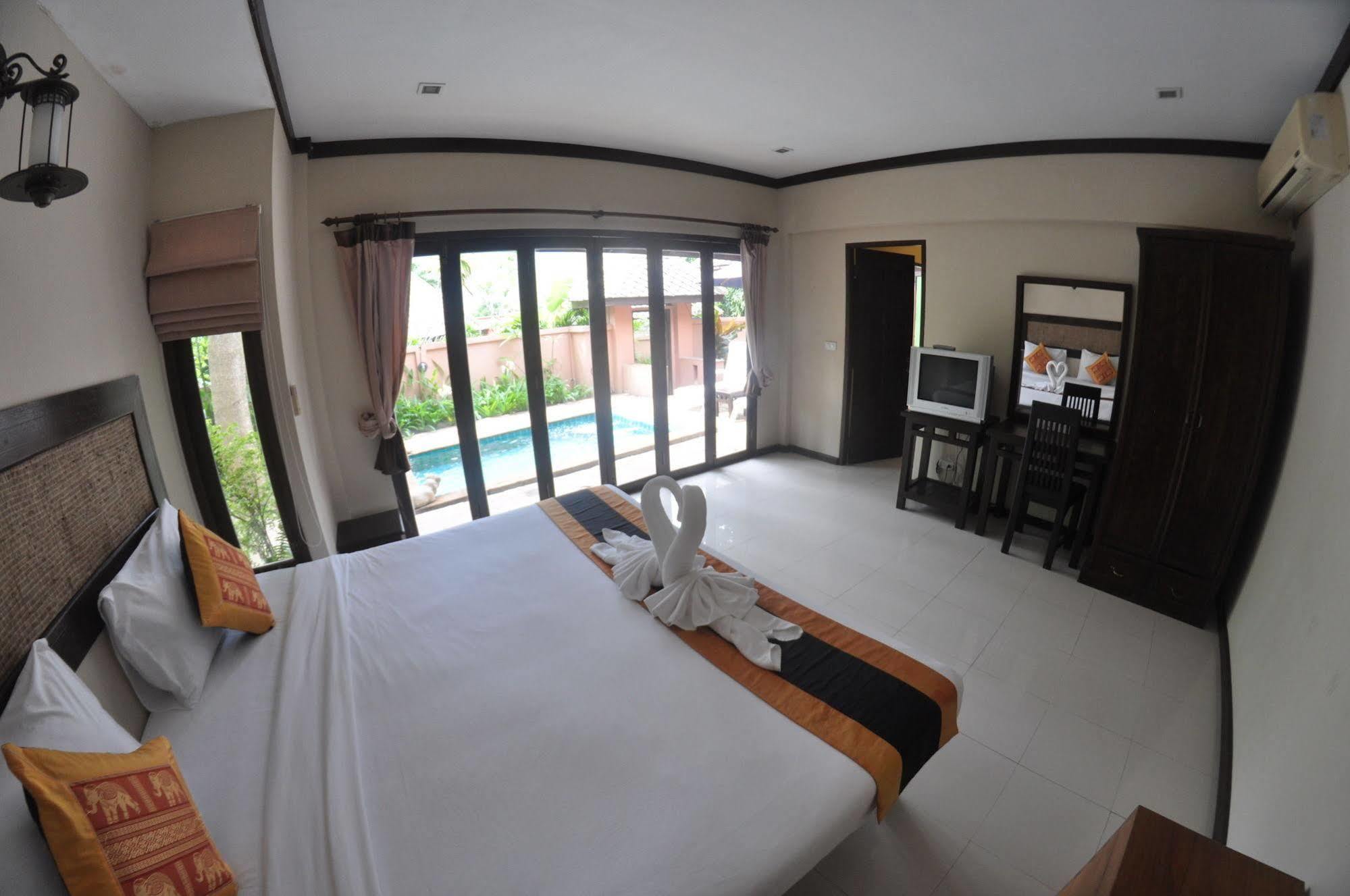 Baan Khao Hua Jook Resort 3*
