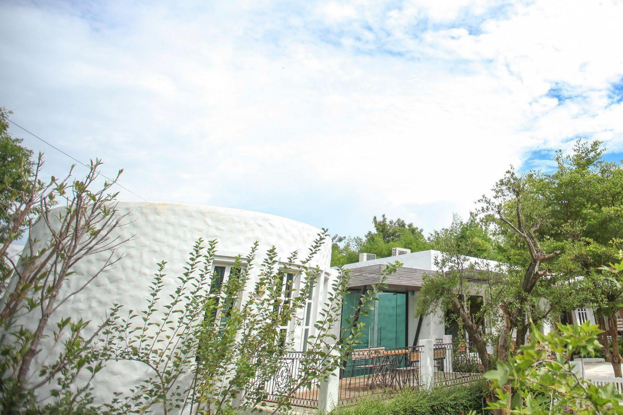 Monkey House 3*