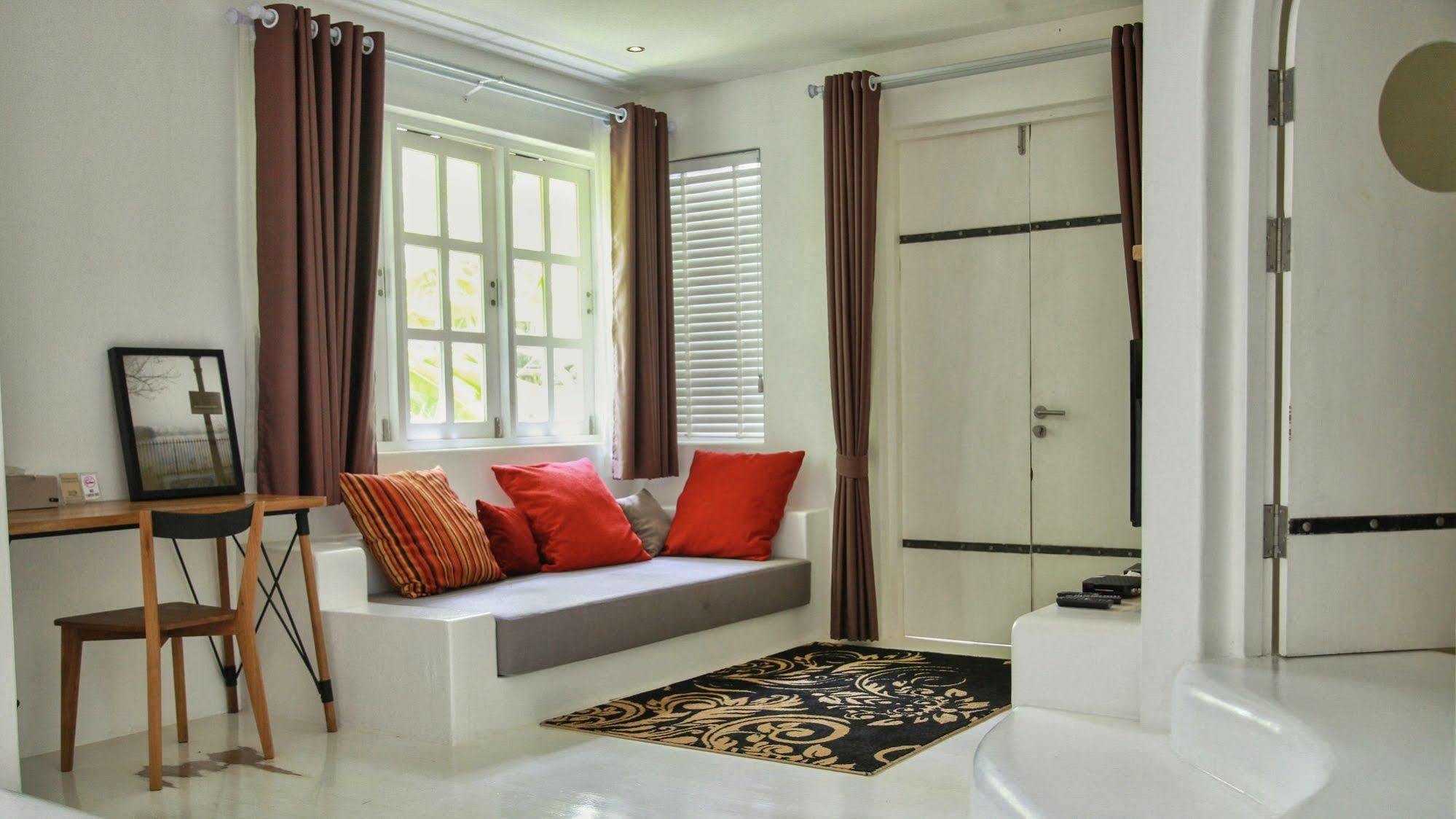 Monkey House Hotel 3*