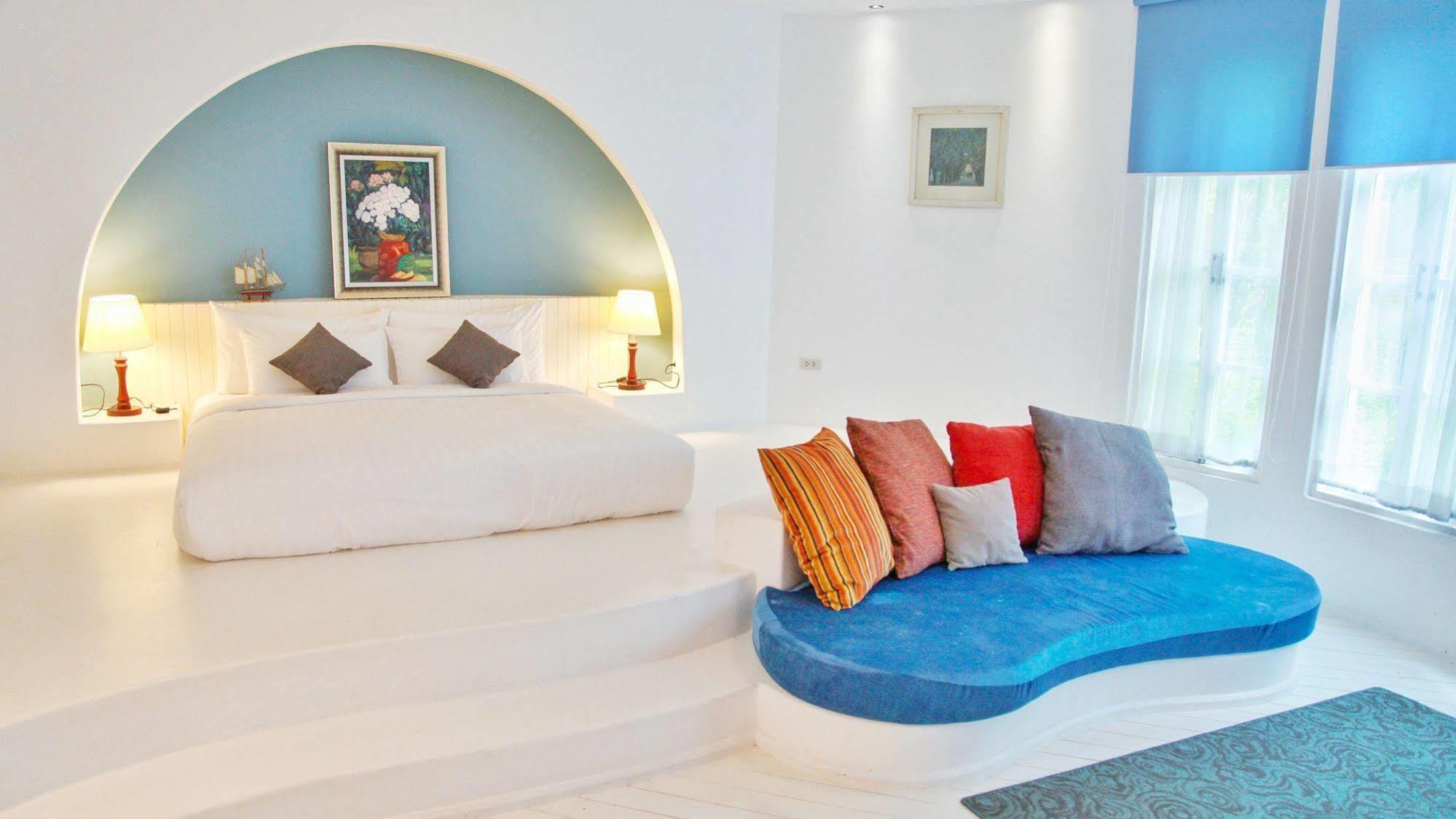 Monkey House Hotel