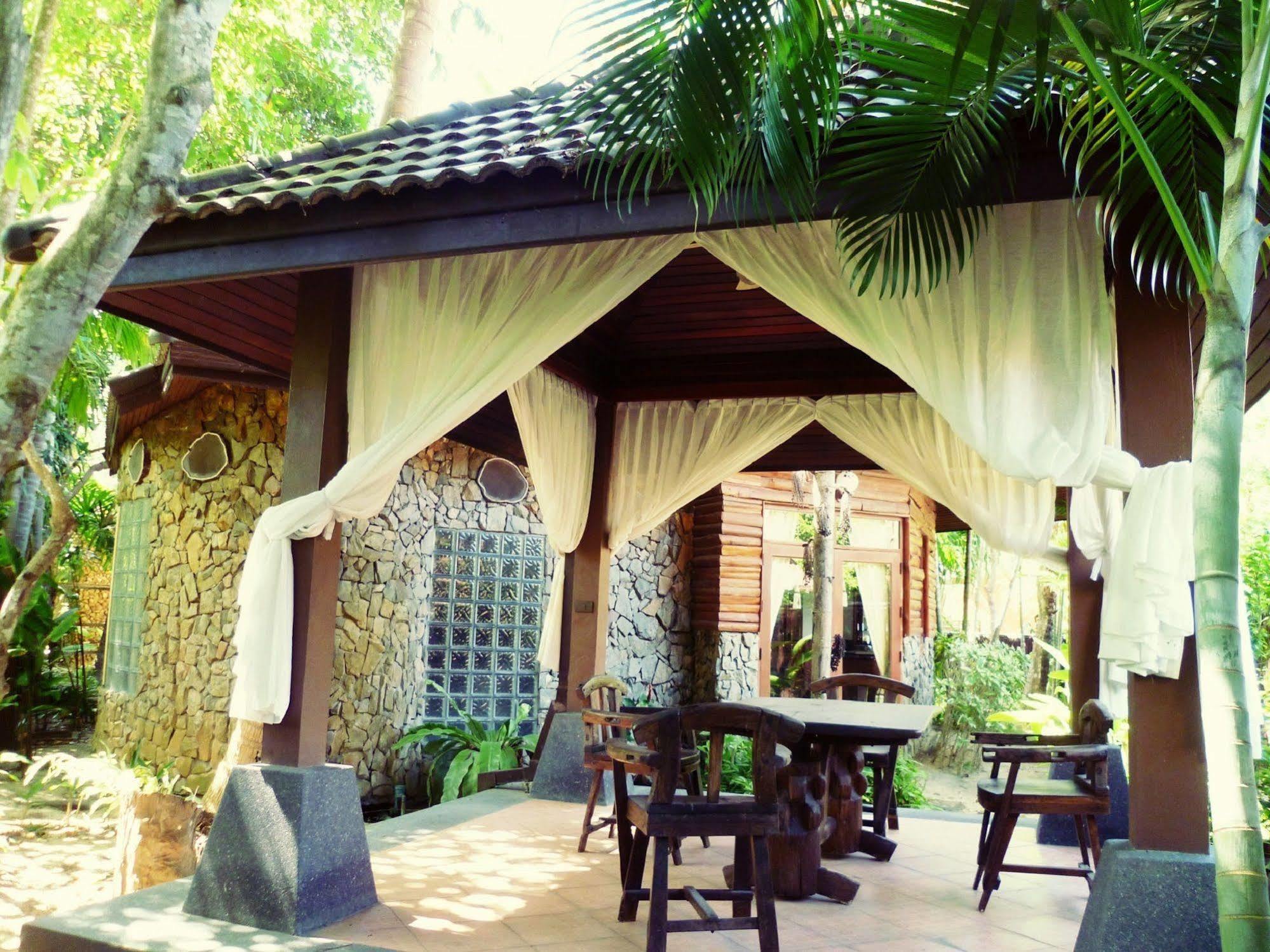 Polina Park Mae Nam