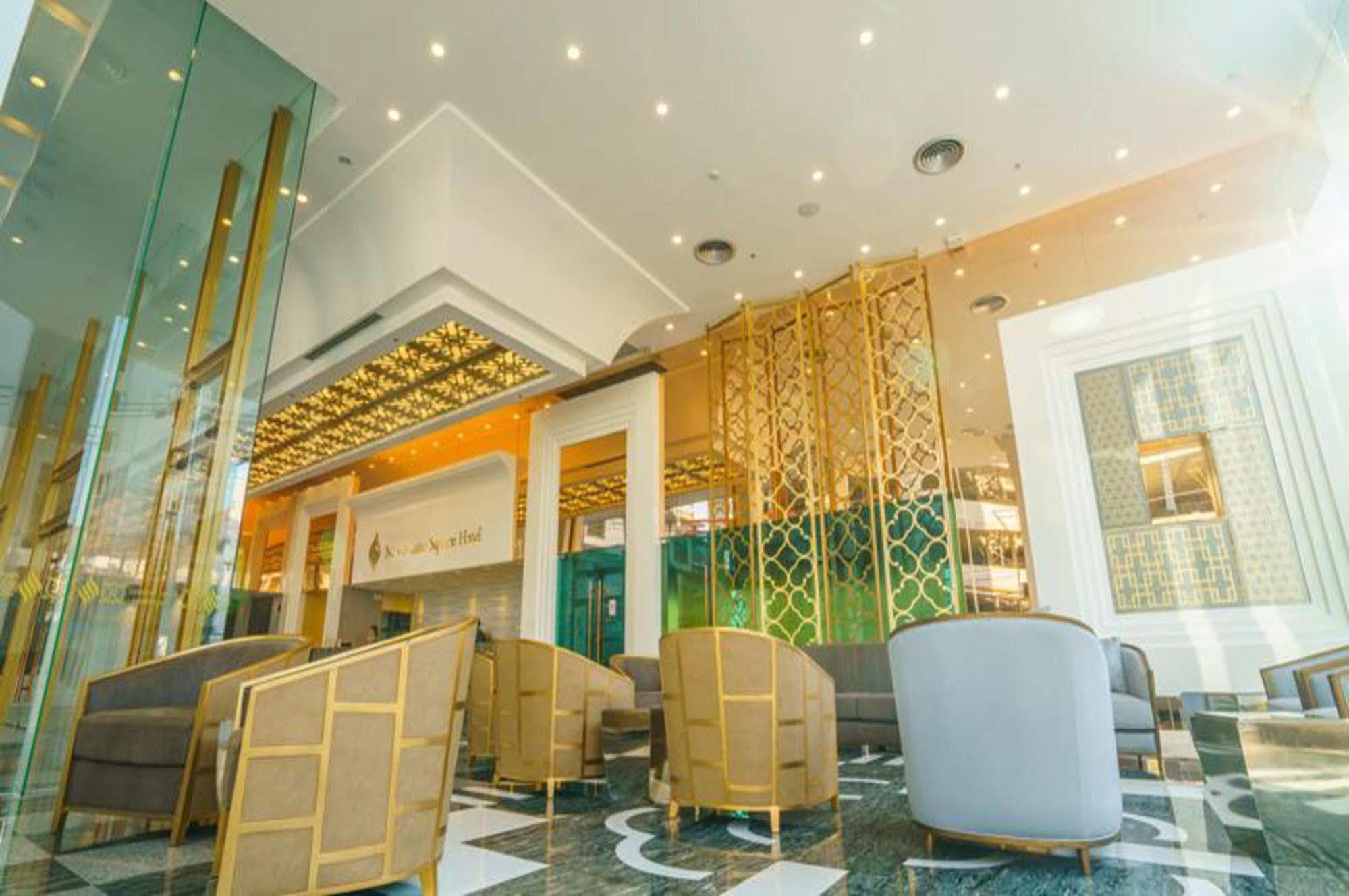New Season Square Hotel 4*