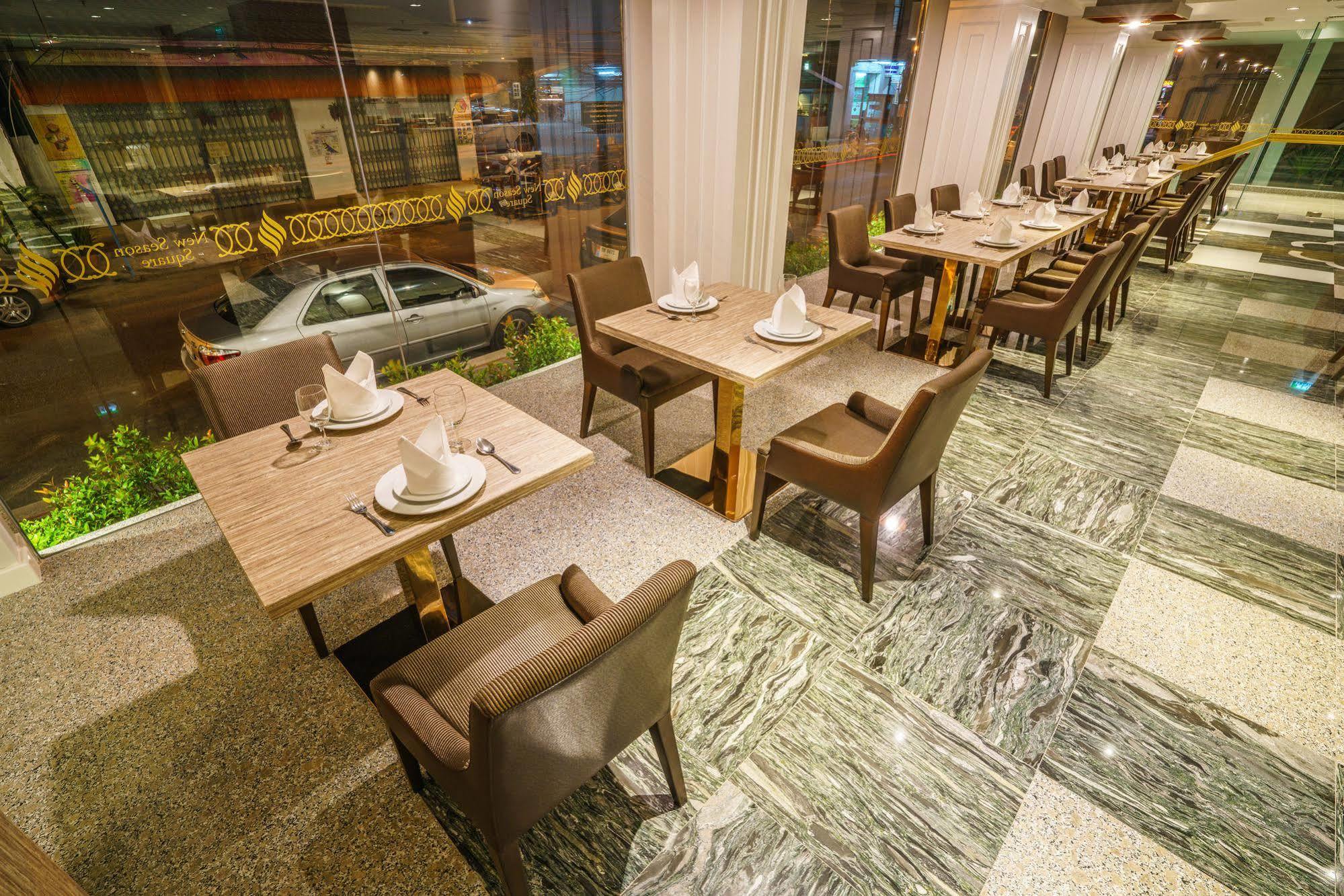 Hotel New Season Square
