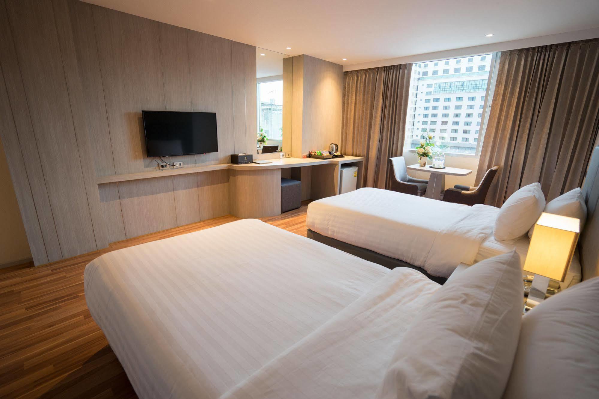 New Season Square 4* Hat Yai