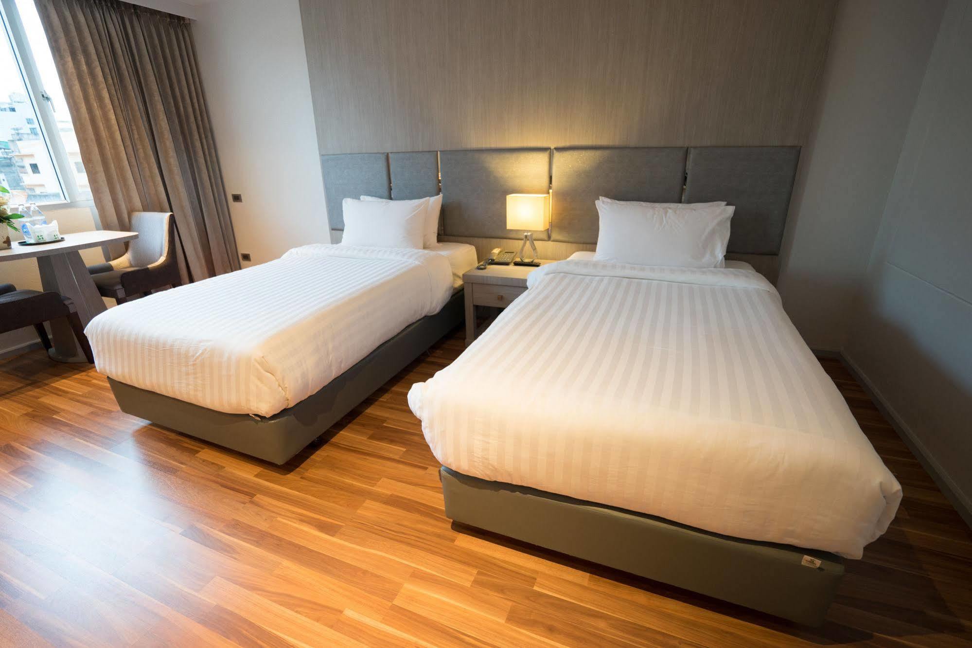 New Season Square Hotel Hat Yai