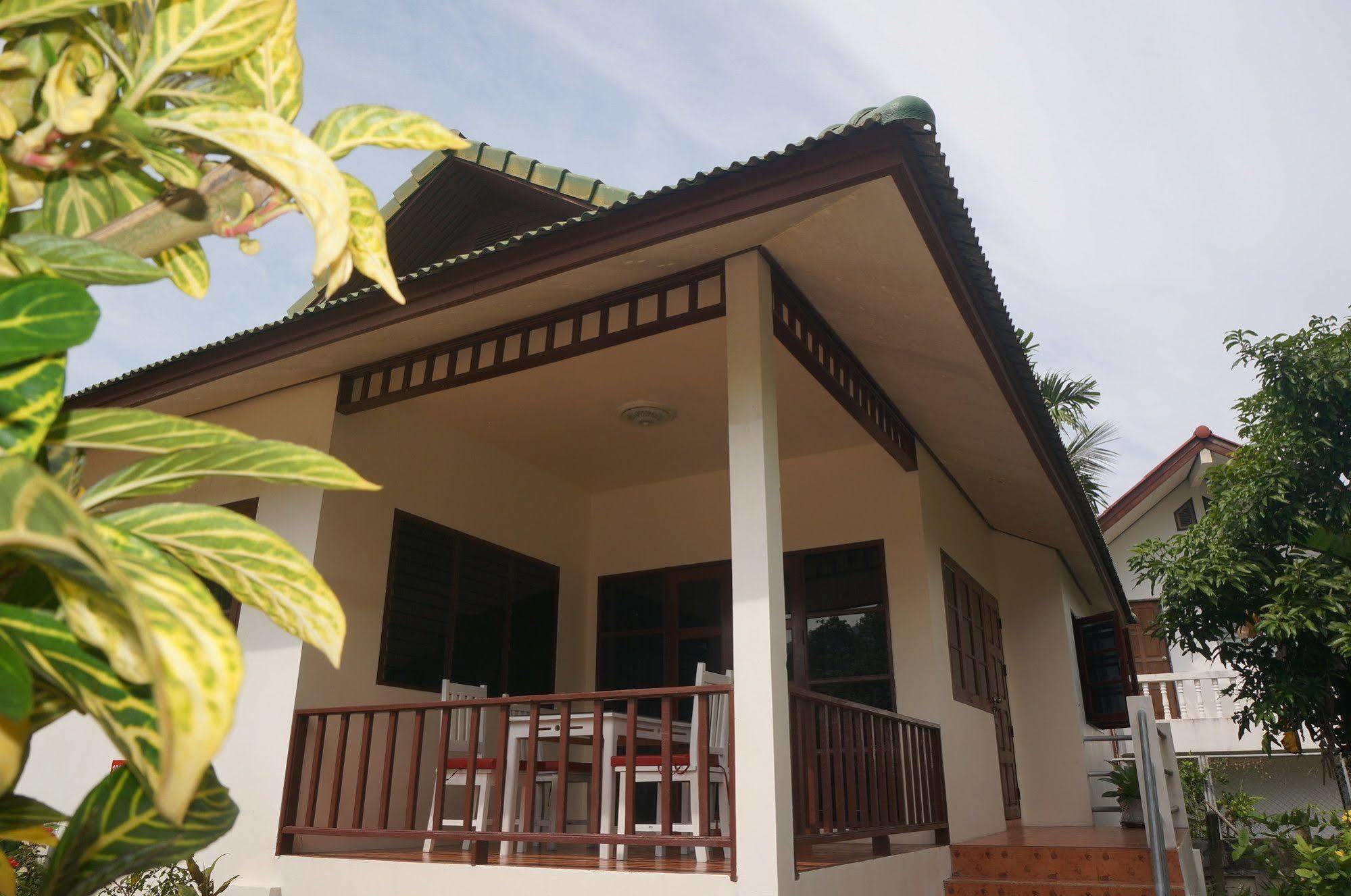 Hotel Baannoksuan Samui