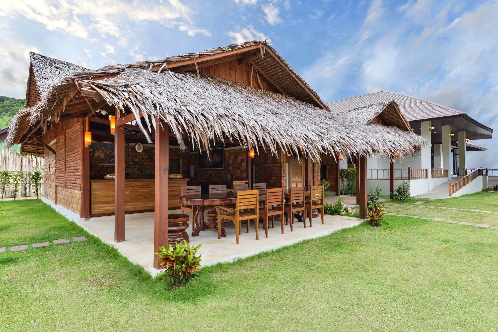 Pingchan Koh Phangan Beachfront Resort