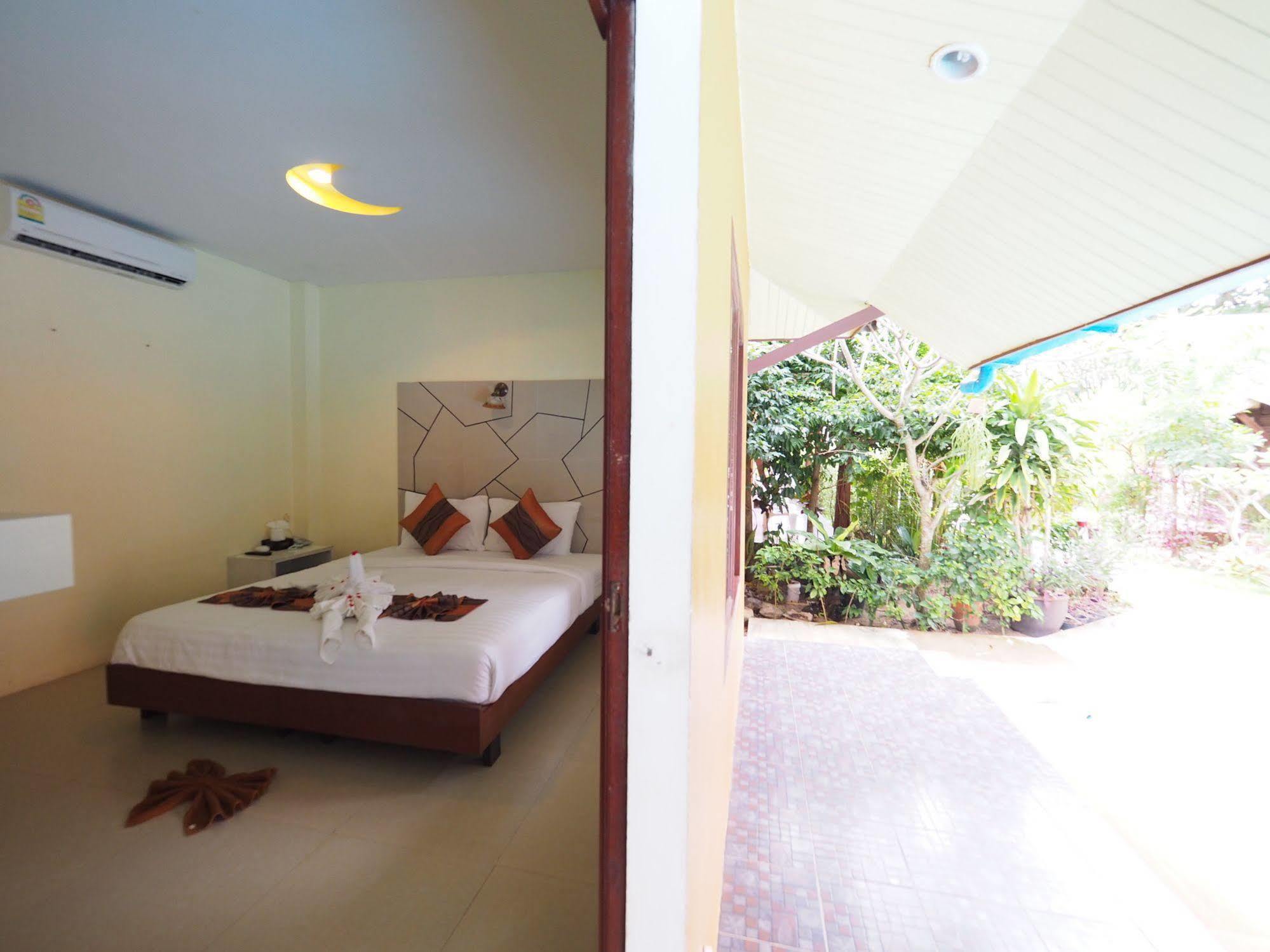 Lanta Fevrier Hotel