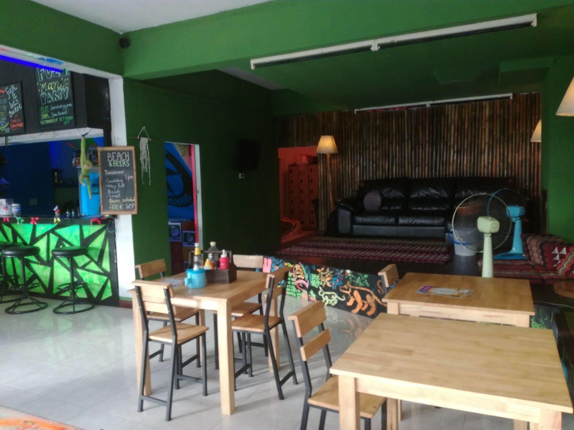 Hostel Baan Tai Backpackers *