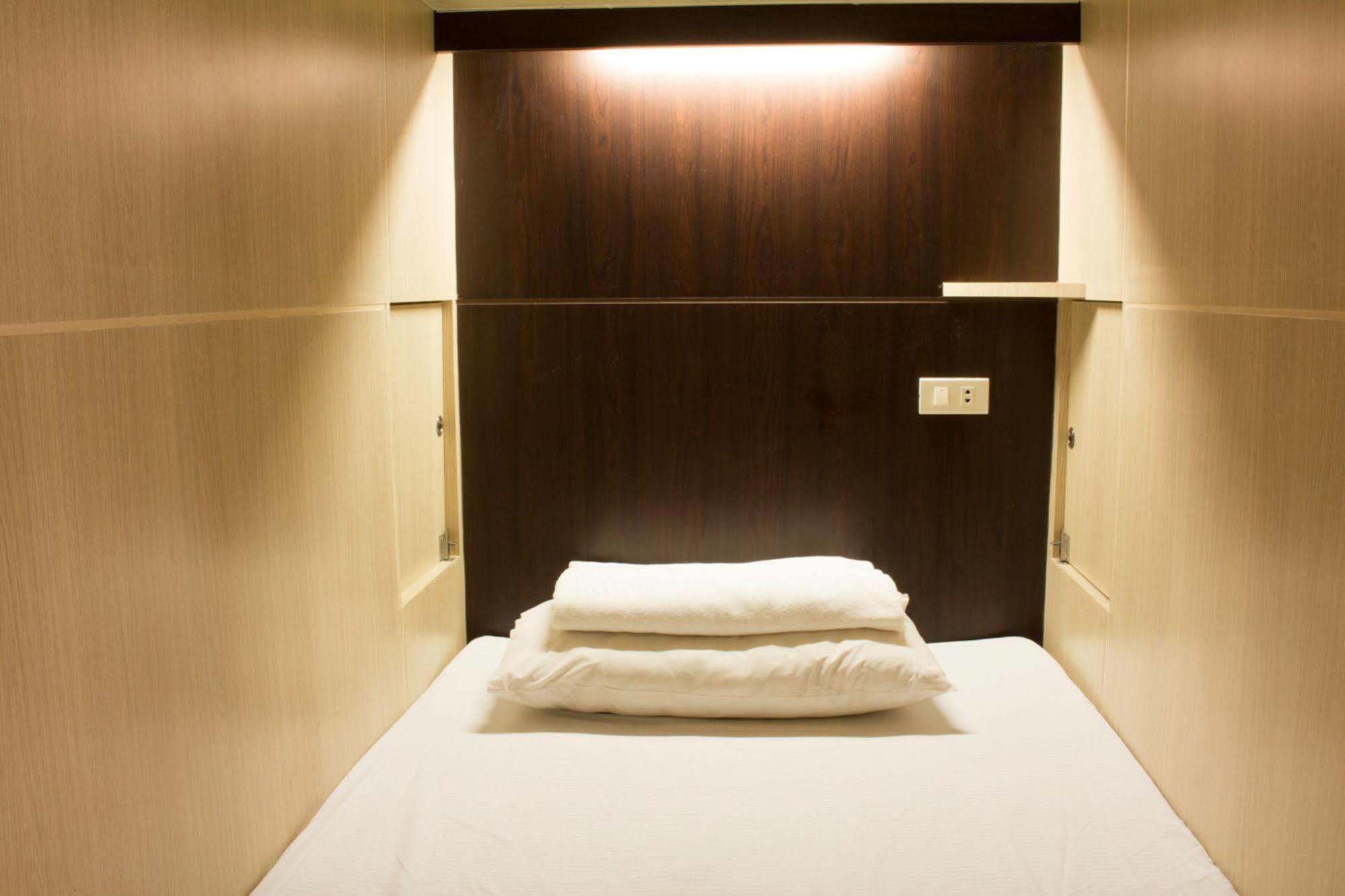 Albergue Beehive Magenta Patong