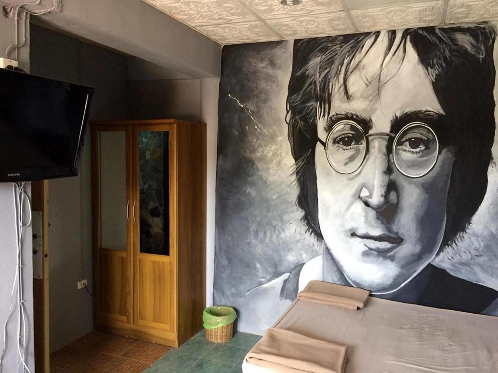 Lazy House Shenanigans Hostel *