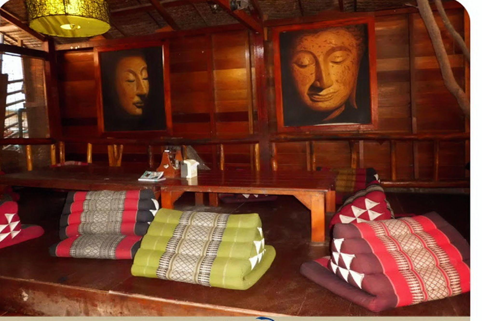 Lazy House Shenanigans Hostel *