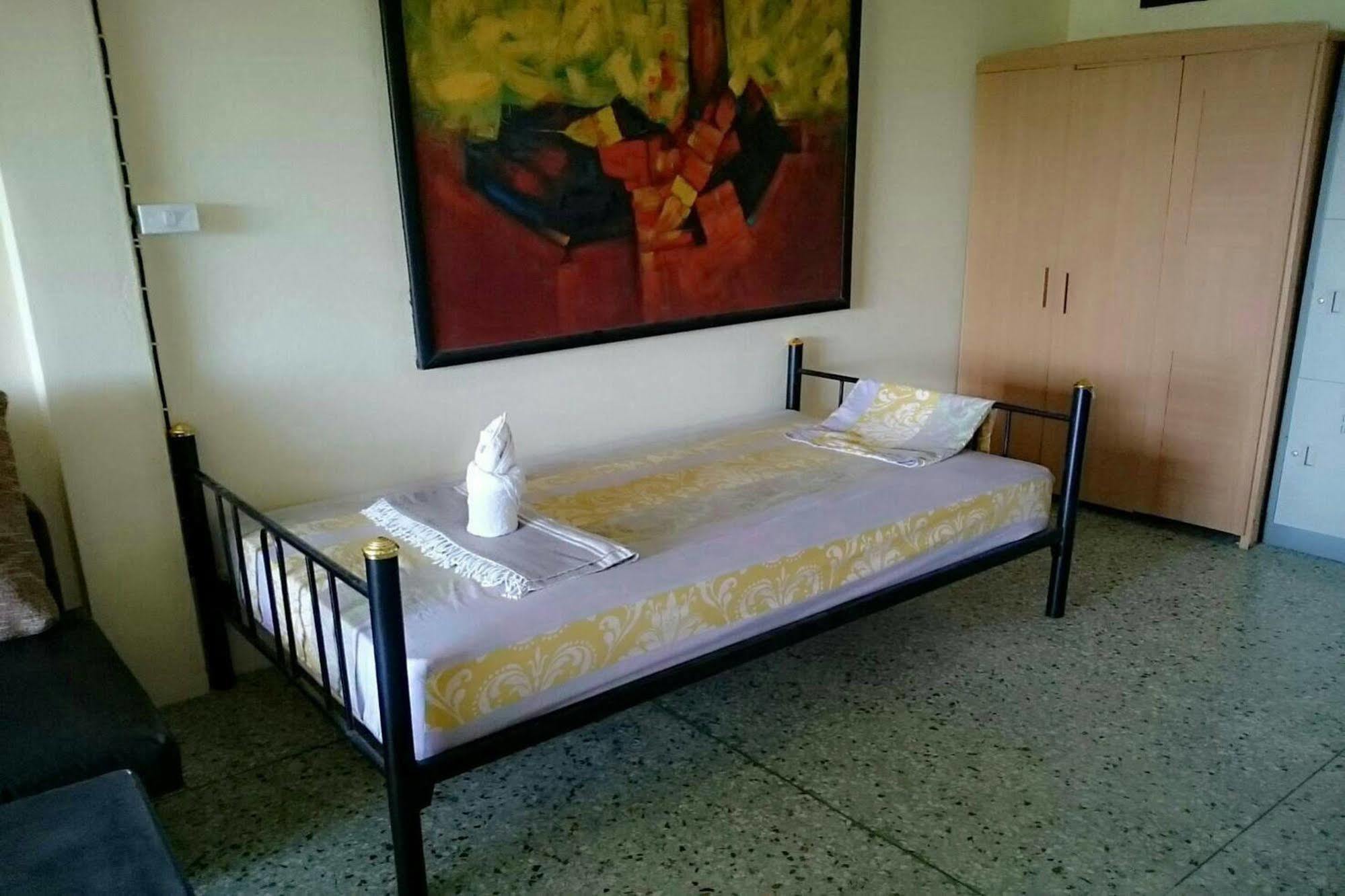 Beachspot And Restaurant (adults Only) 2*