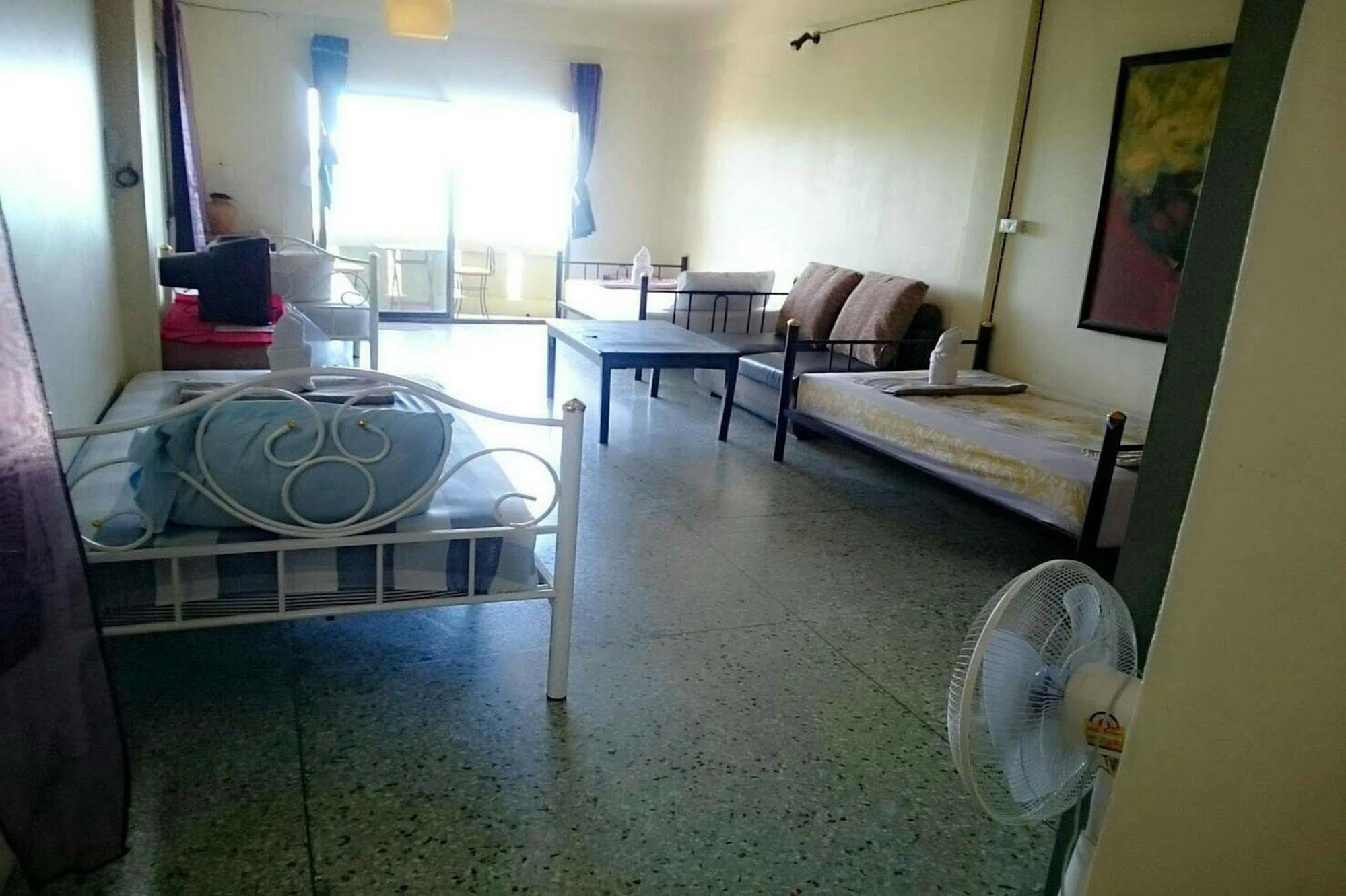 Beachspot And Restaurant (adults Only) 2*