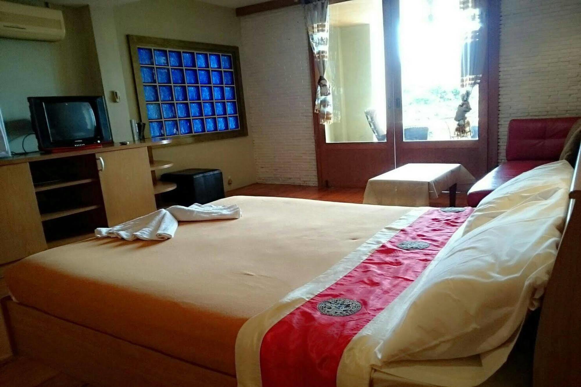 Beachspot And Restaurant (adults Only) 2* Jomtien Beach