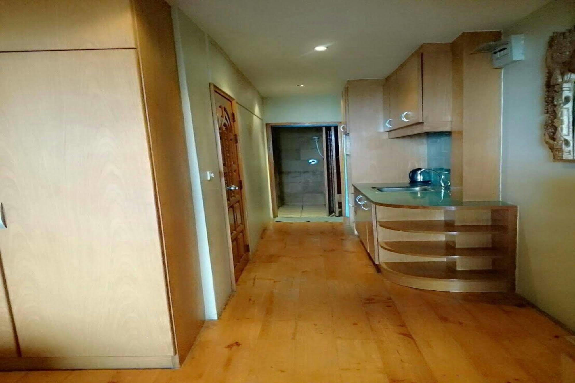 Beachspot And Restaurant (adults Only) 2*