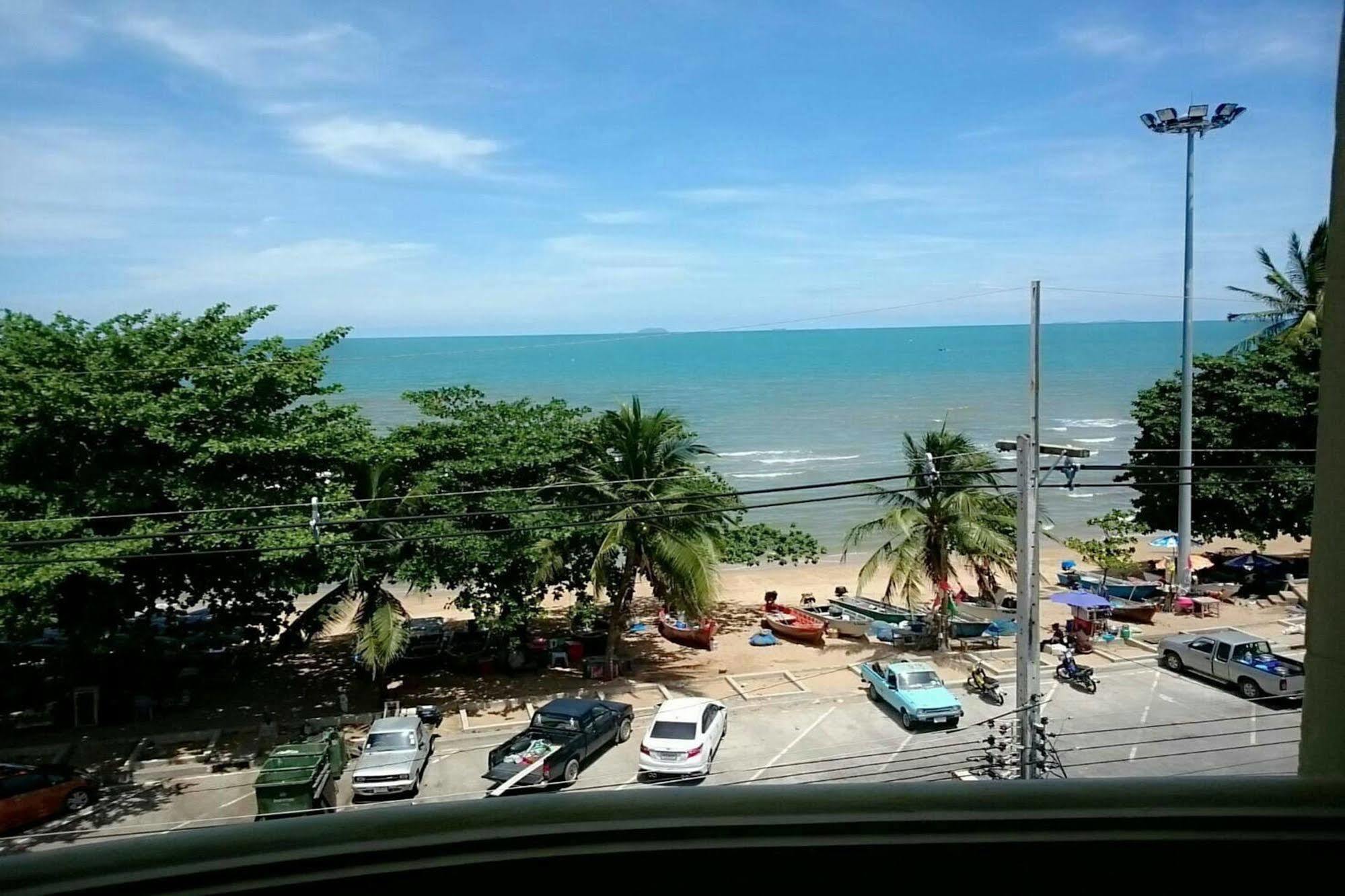 Beachspot And Restaurant (adults Only) Jomtien Beach