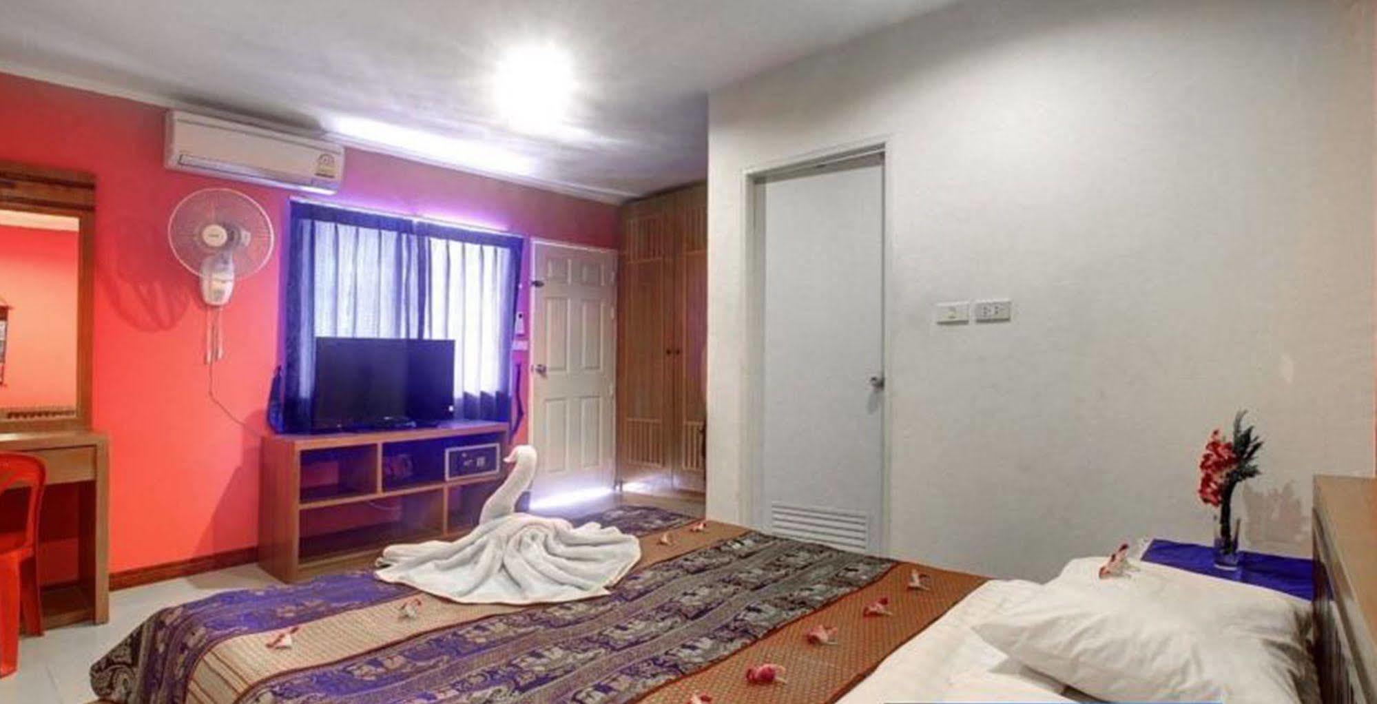Economy hotel Dreams & 2*